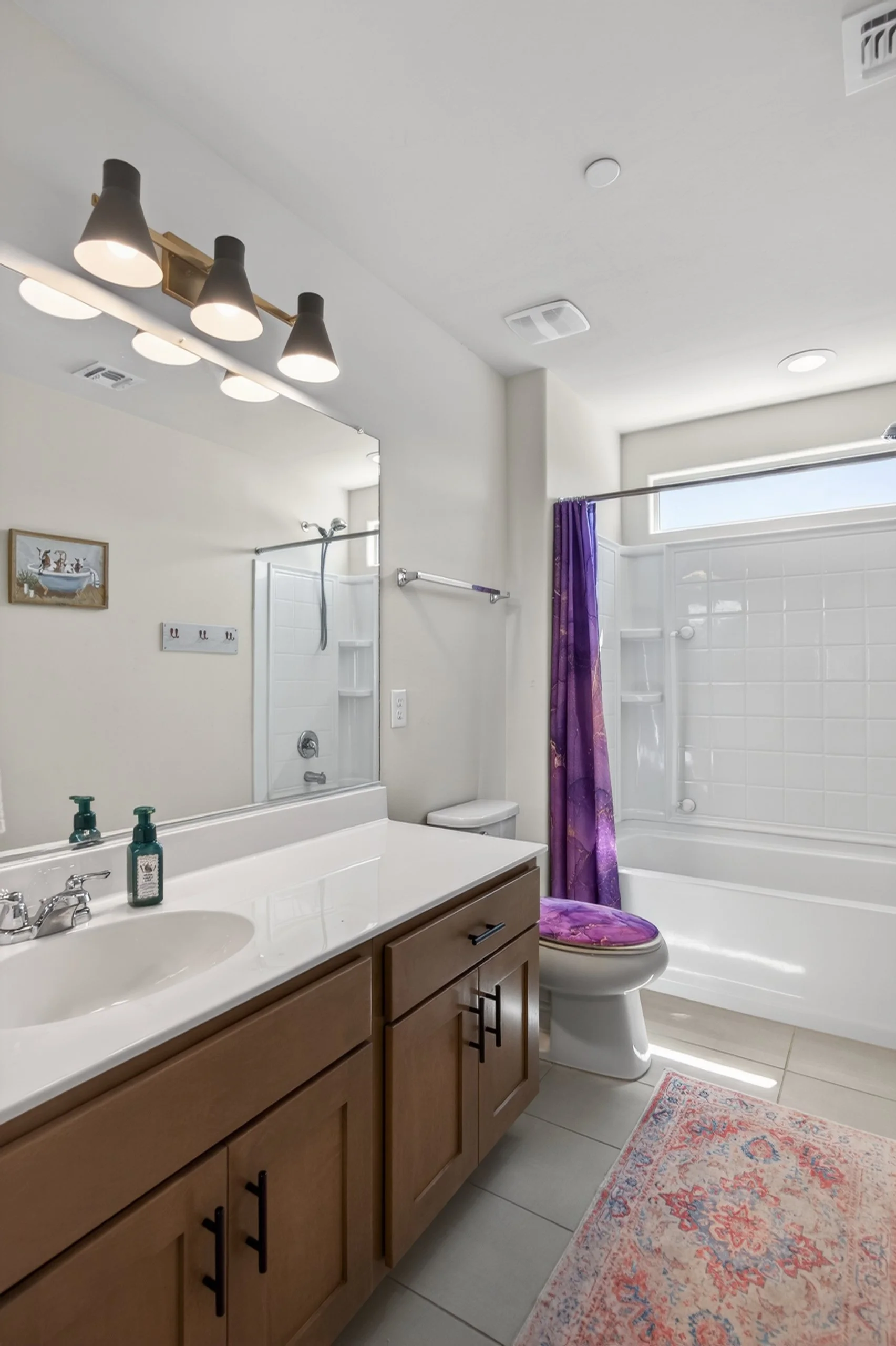 36 Bathroom 3.jpg