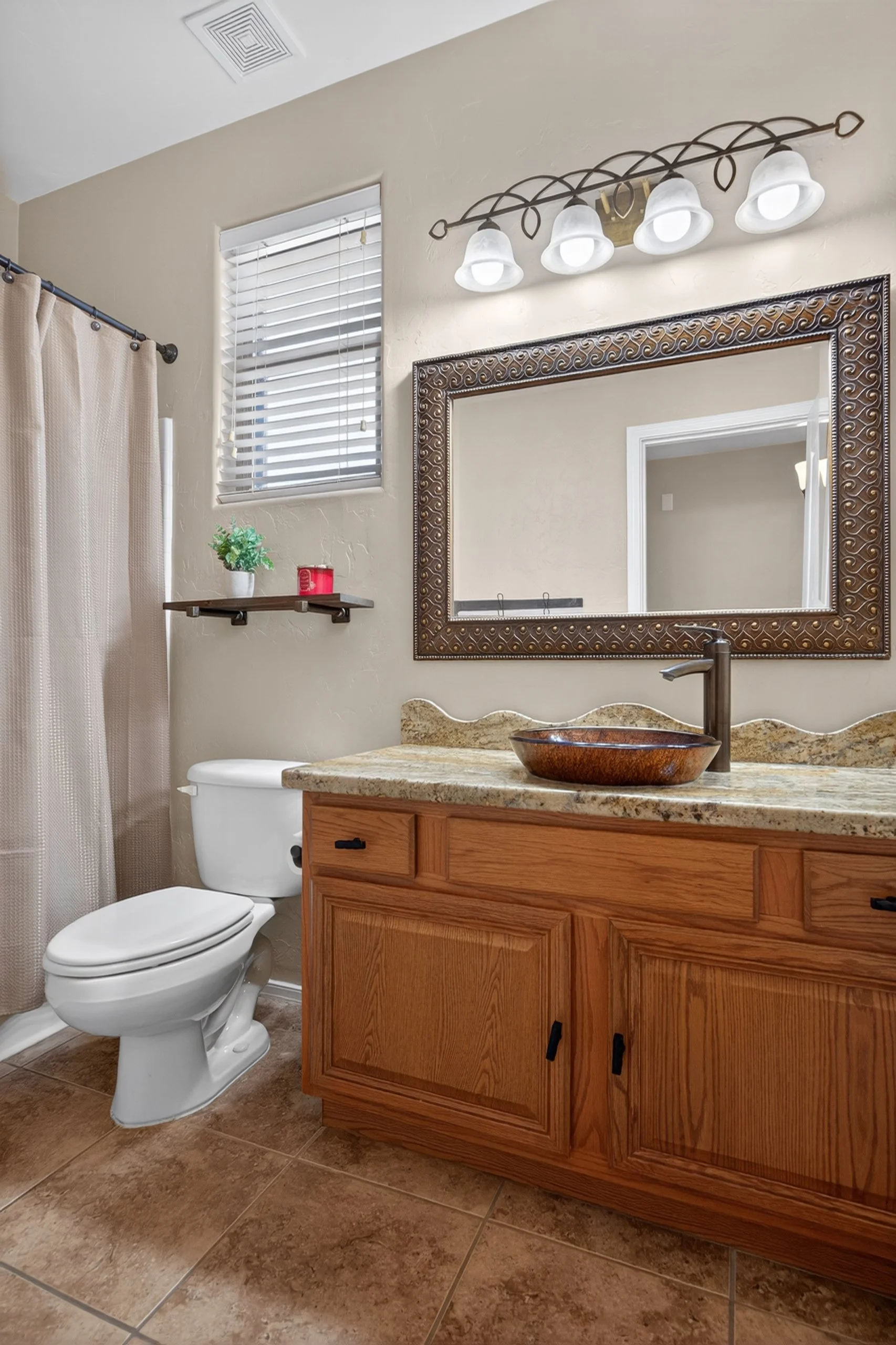 12 Bathroom.jpg