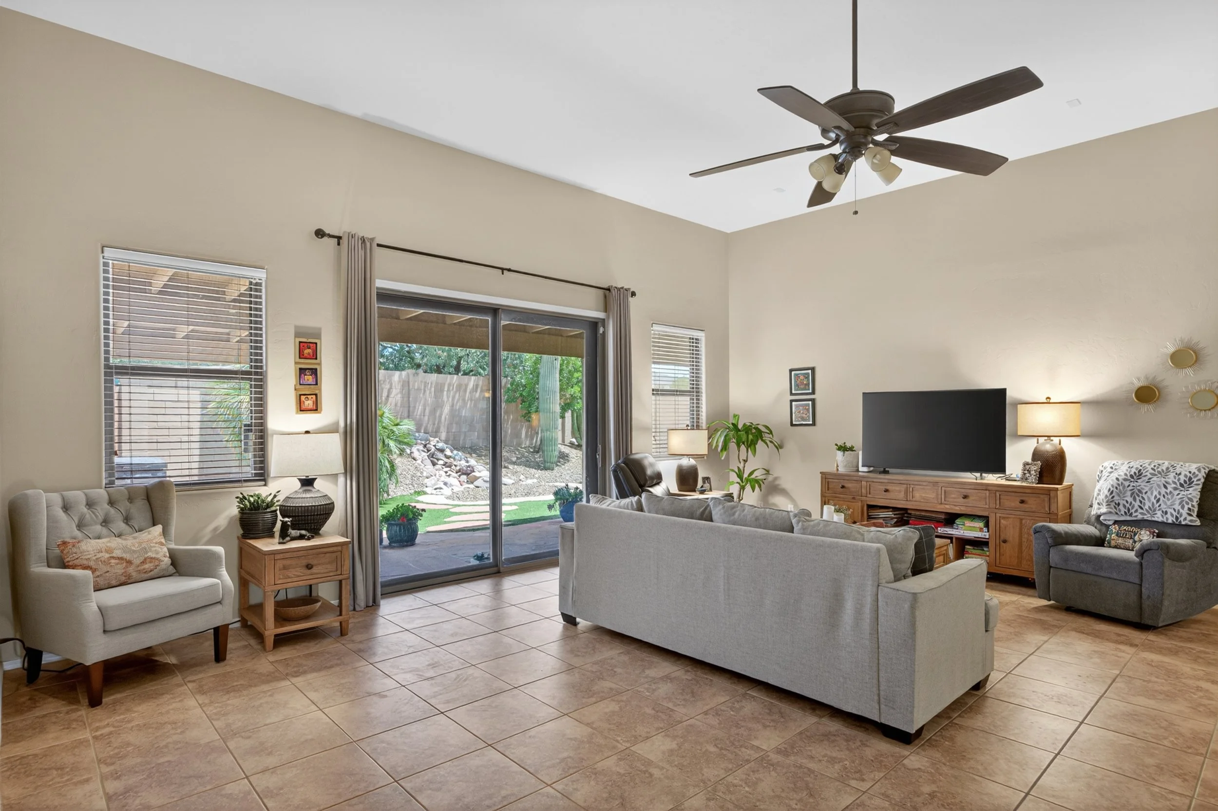 19 Living Room photo d.jpg
