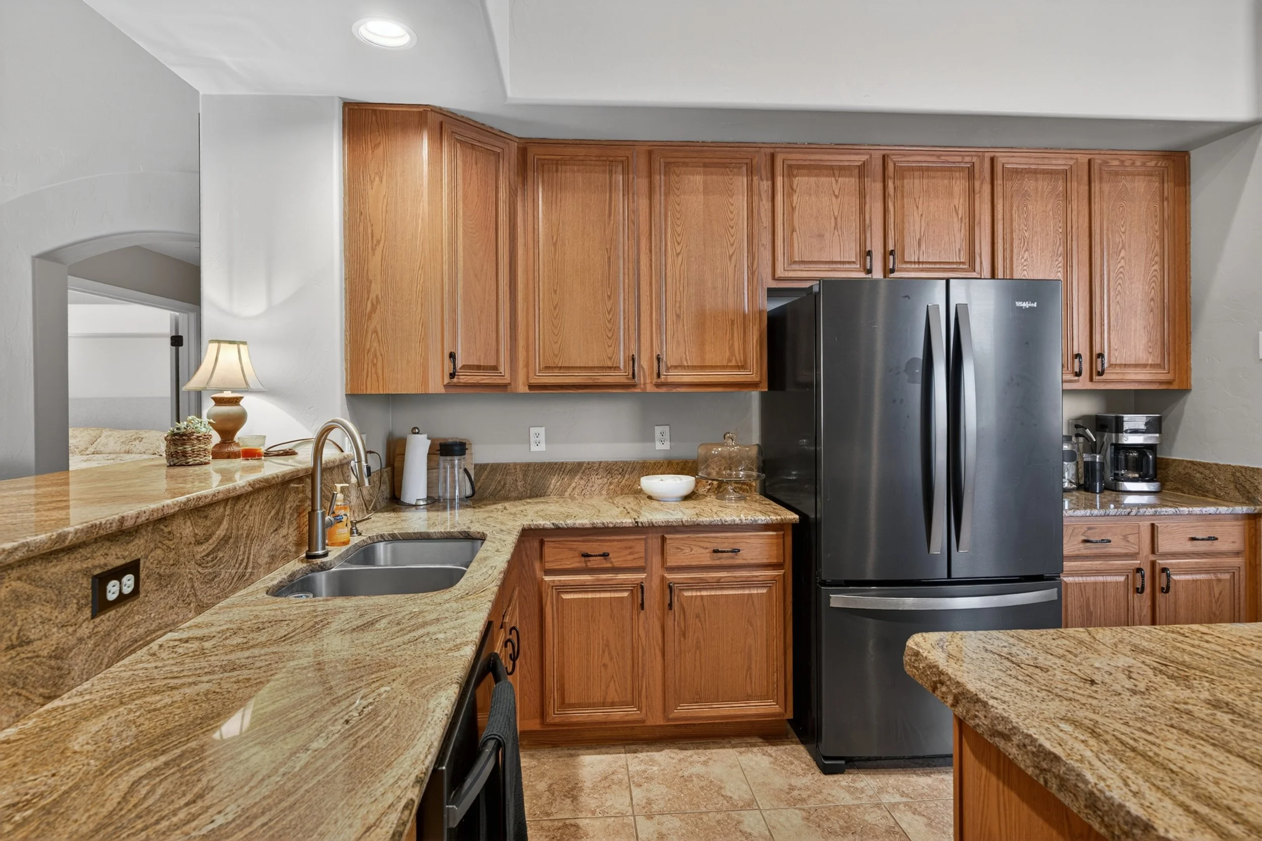 22 Kitchen photo c.jpg