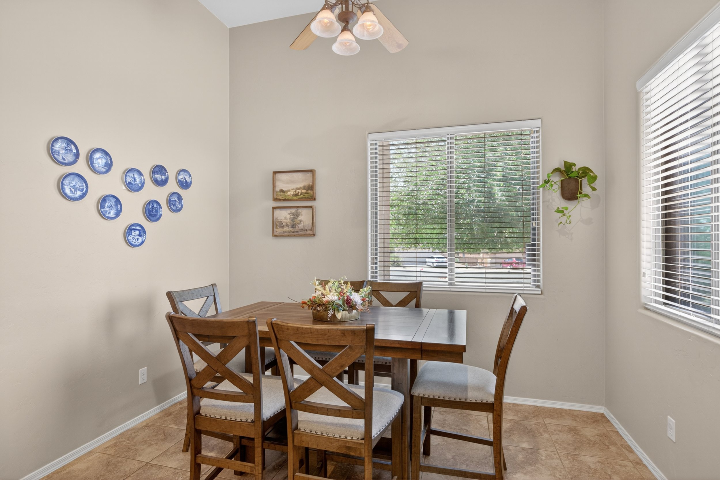 25 Kitchen photo f.jpg
