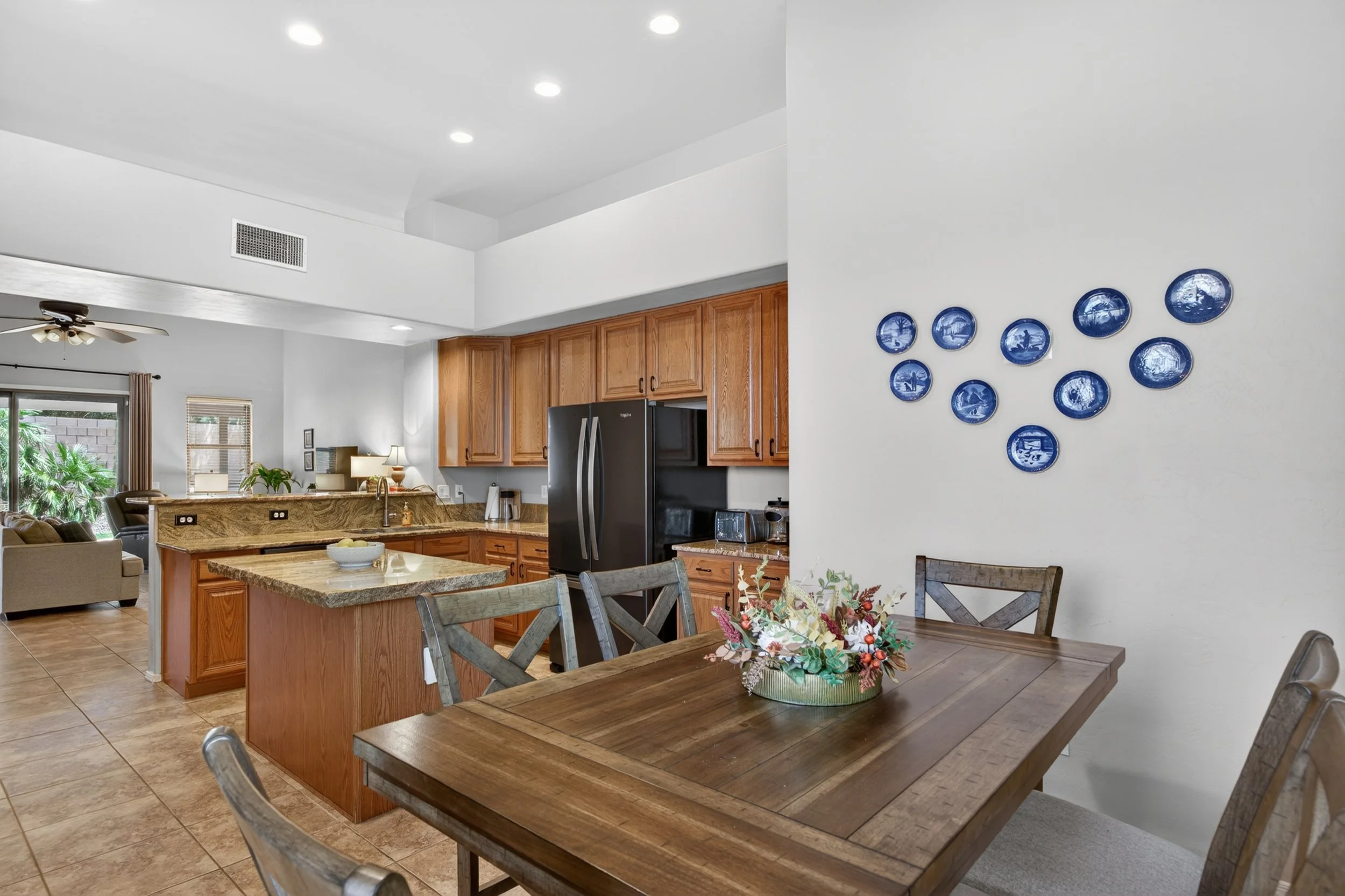 26 Kitchen photo g.jpg