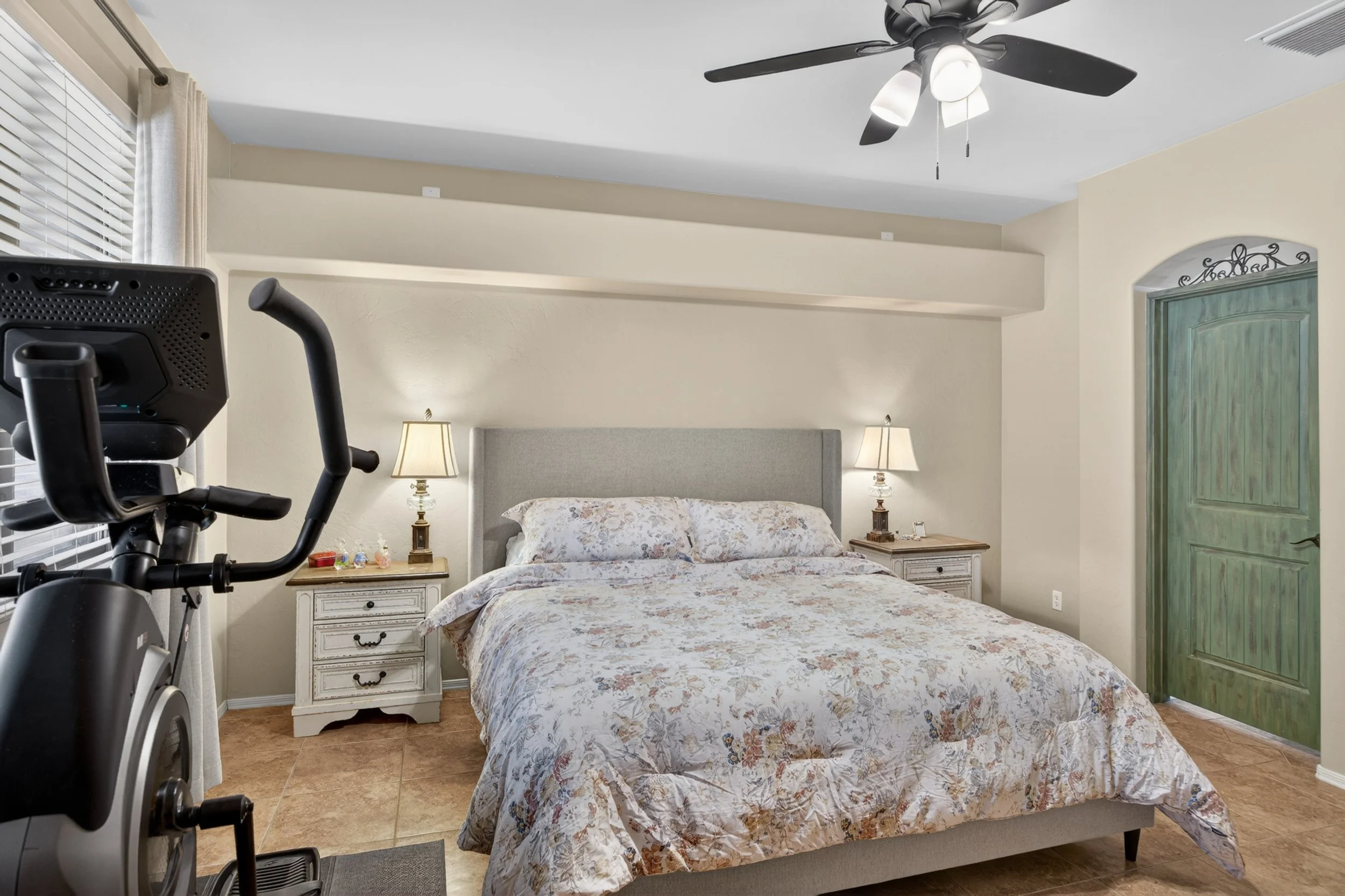 30 Main Bedroom photo d.jpg
