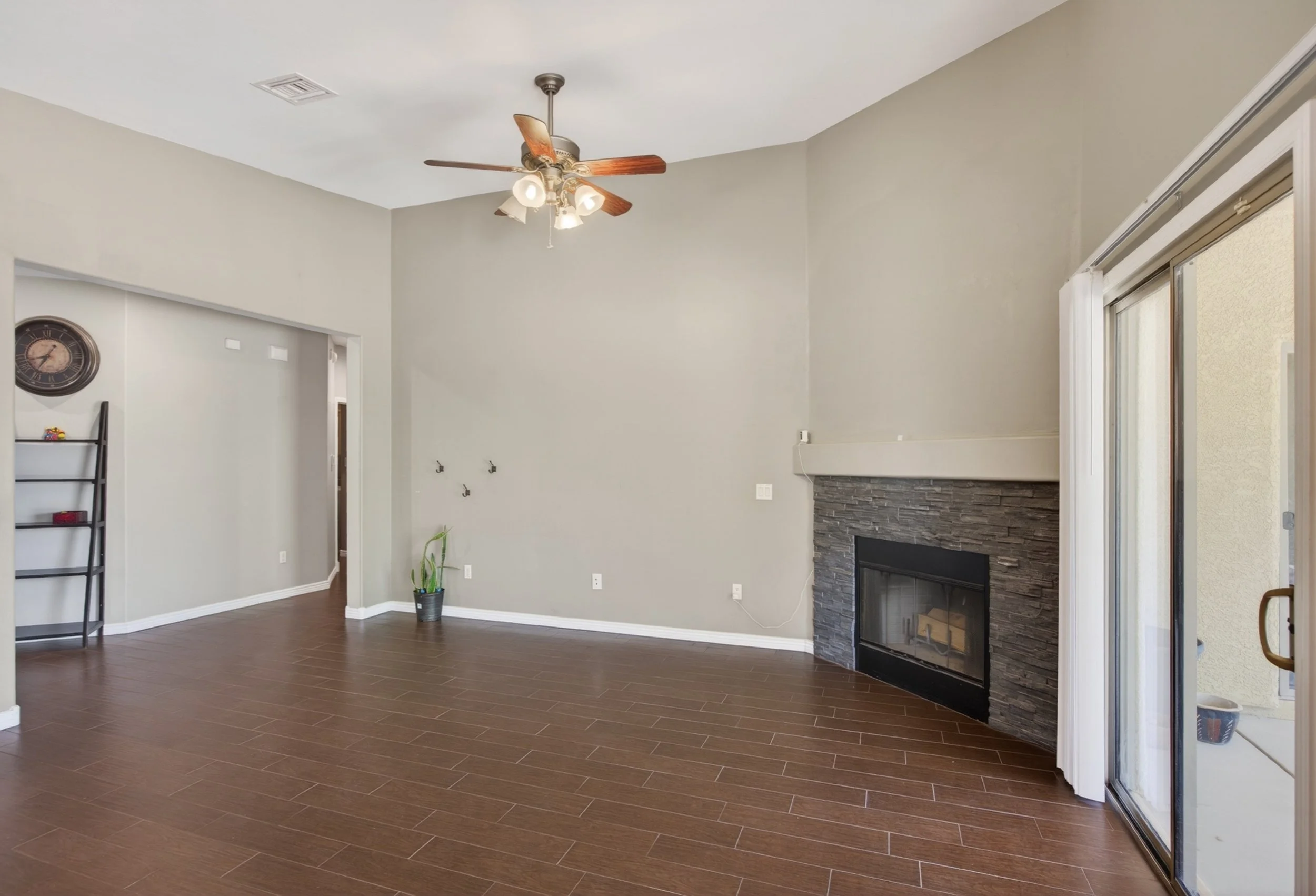 15 Family Room photo b.jpg
