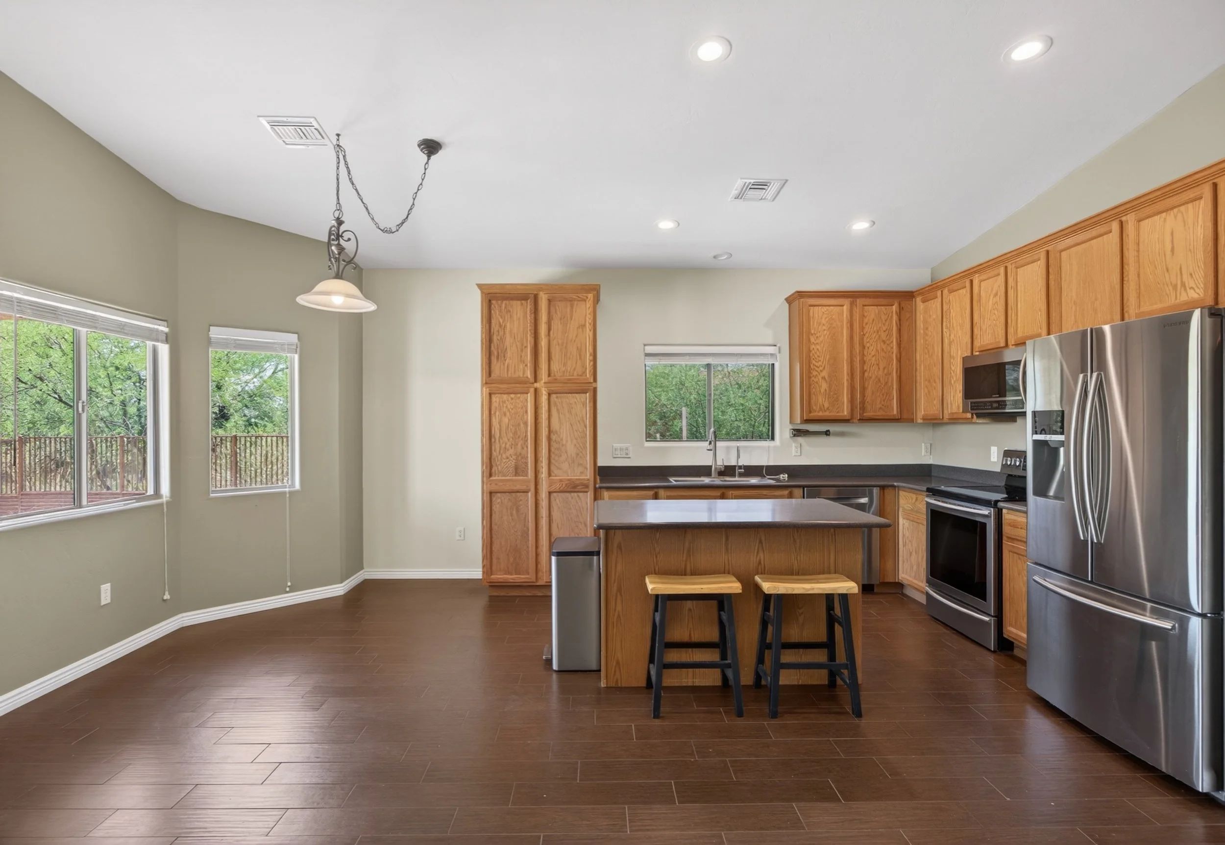 16 Kitchen photo a.jpg
