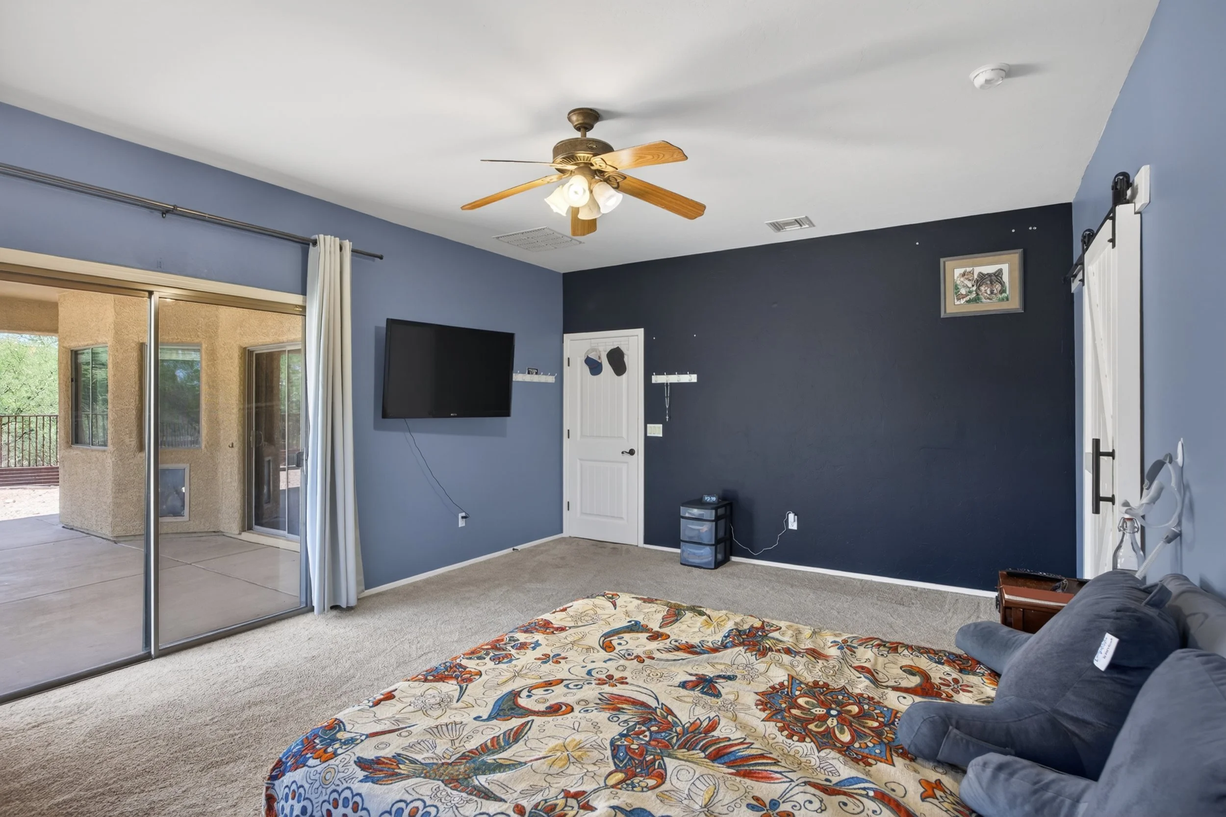 21 Main Bedroom photo b.jpg