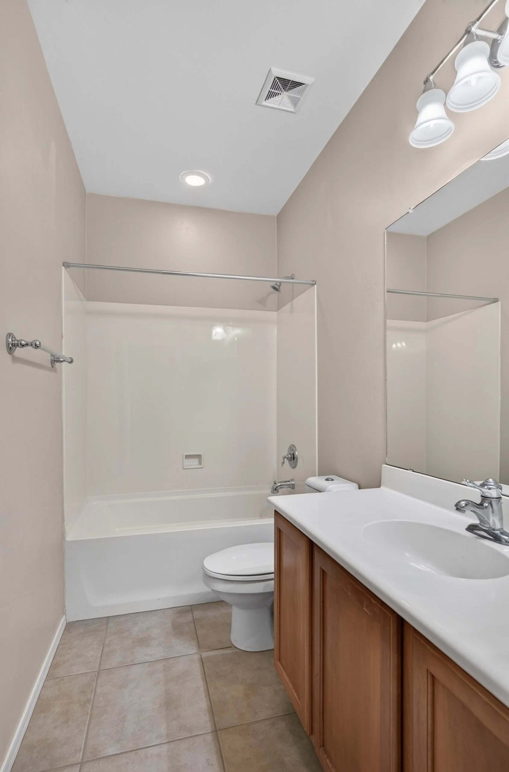 9 Bathroom 1.jpg