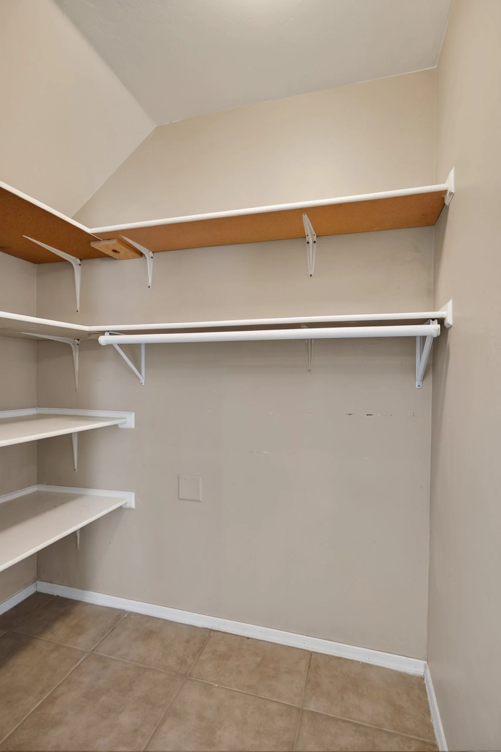 10 Pantry.jpg