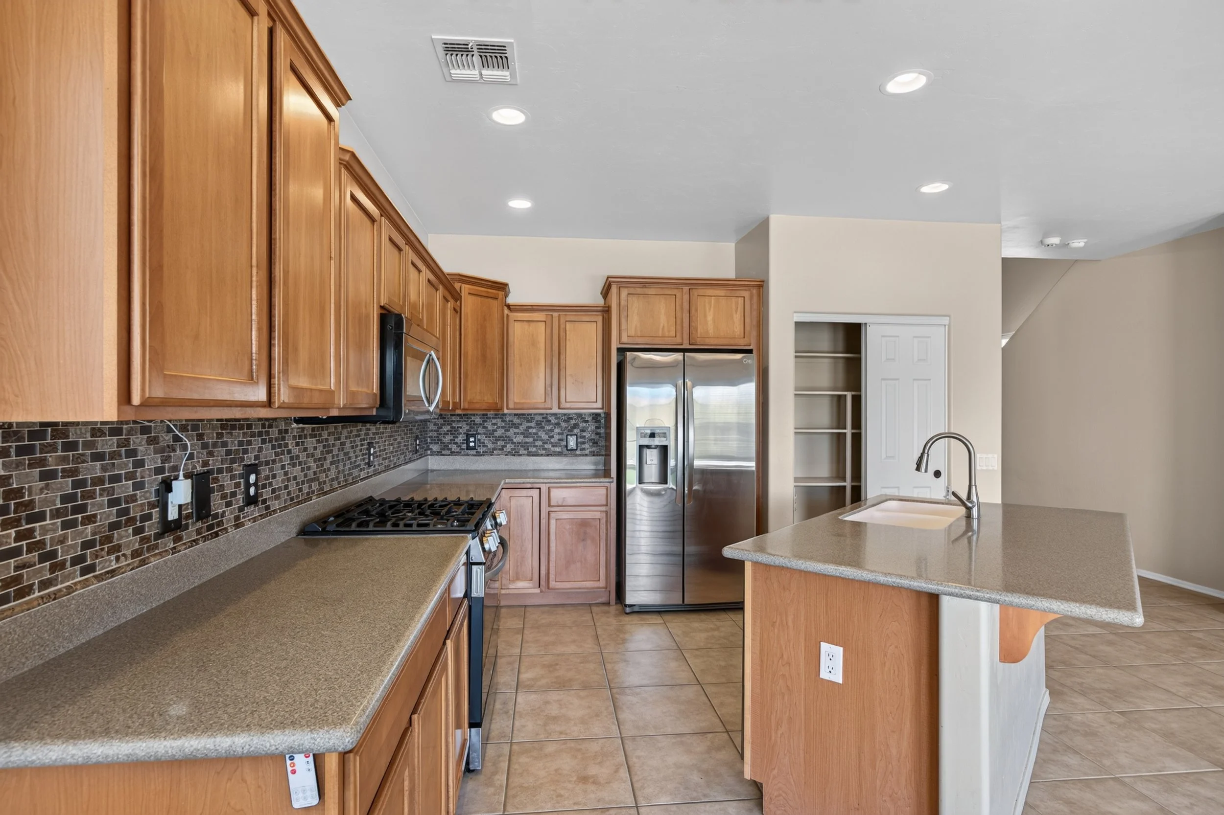 13 Kitchen photo c.jpg