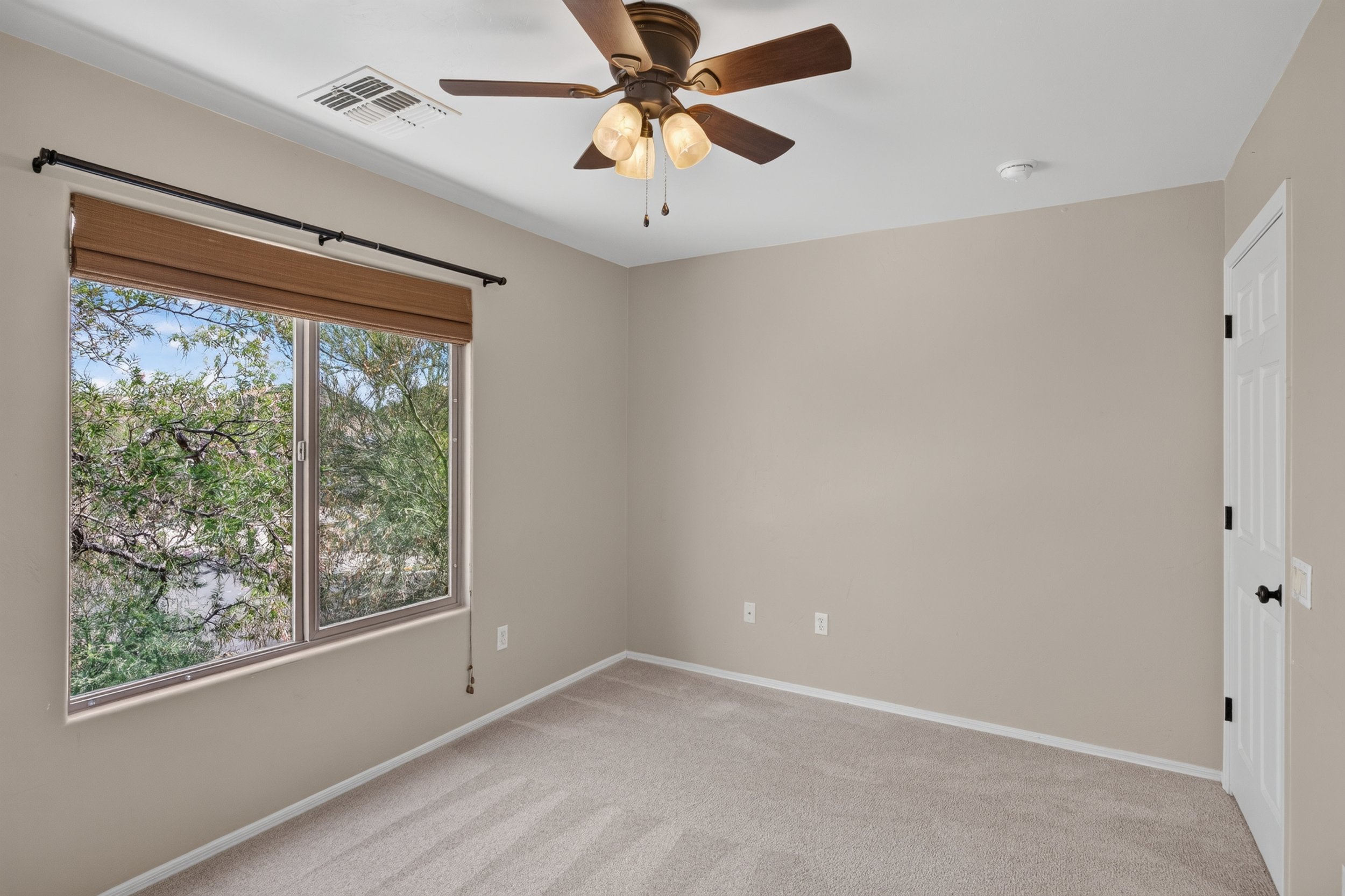 21 Bedroom 2 photo b.jpg
