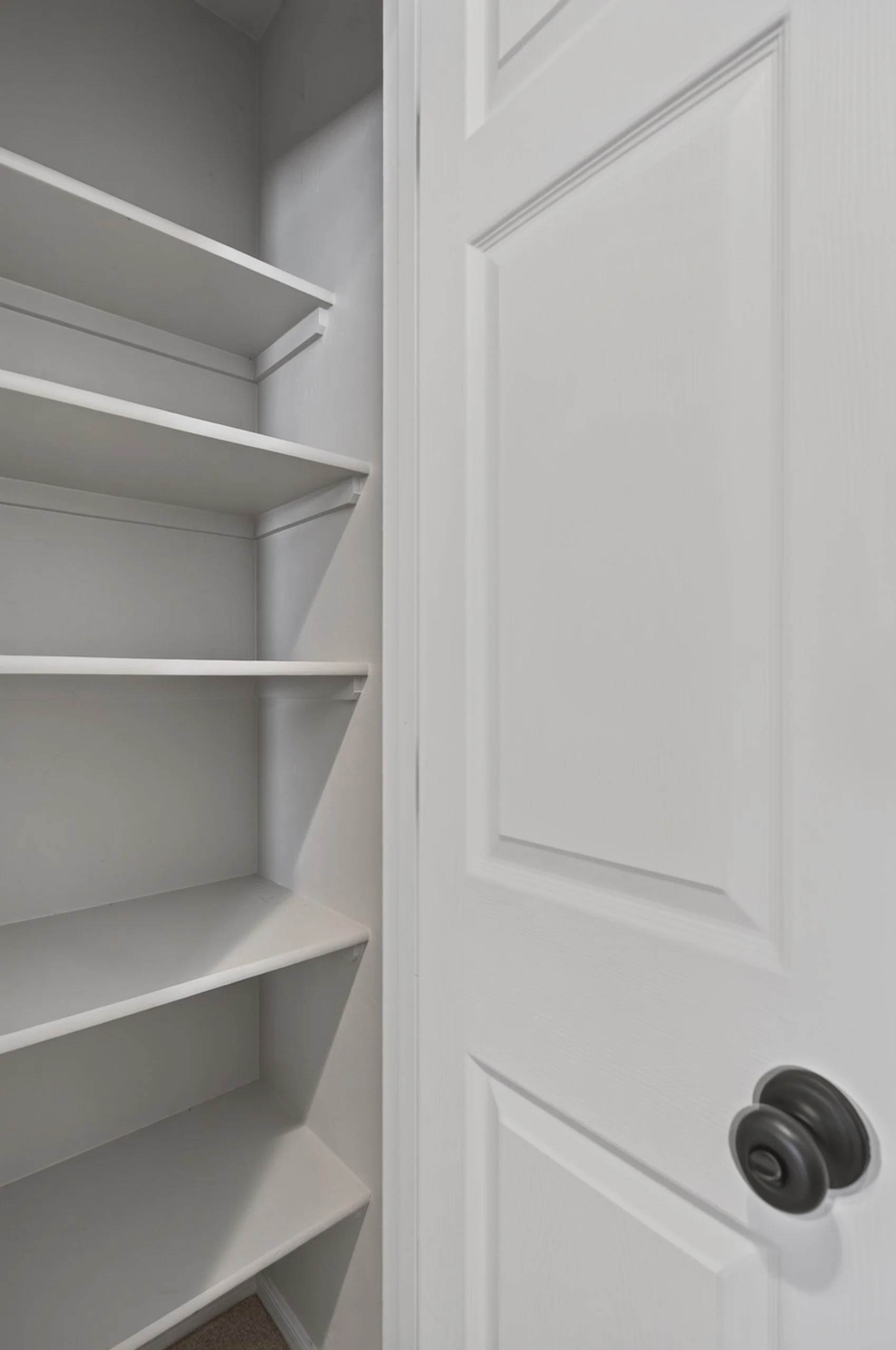 22 Linen Closet.jpg
