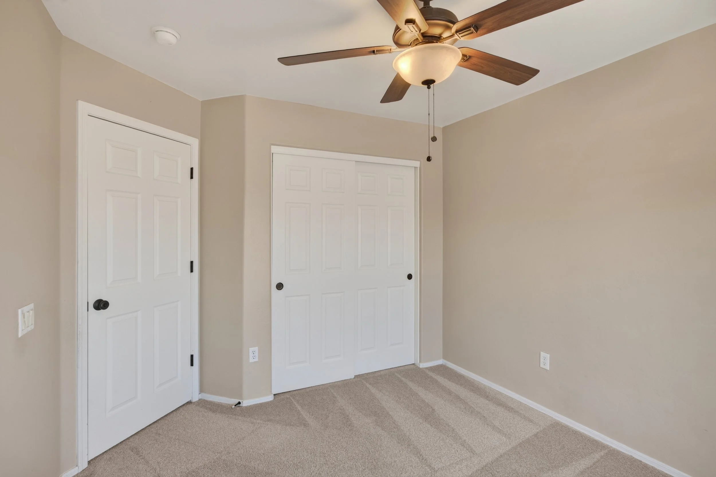 25 Bedroom 3 photo b.jpg