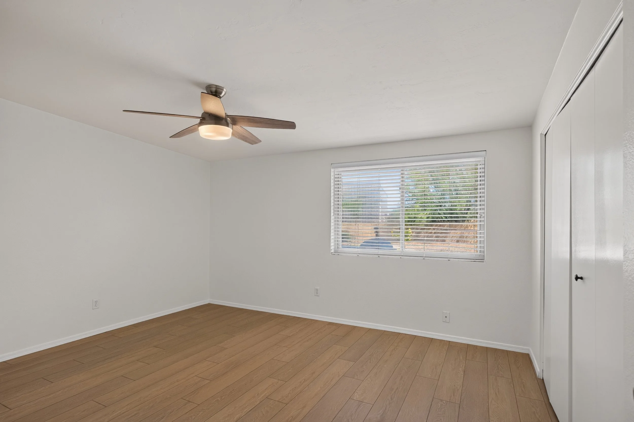 22 Bedroom 2 photo a.jpg