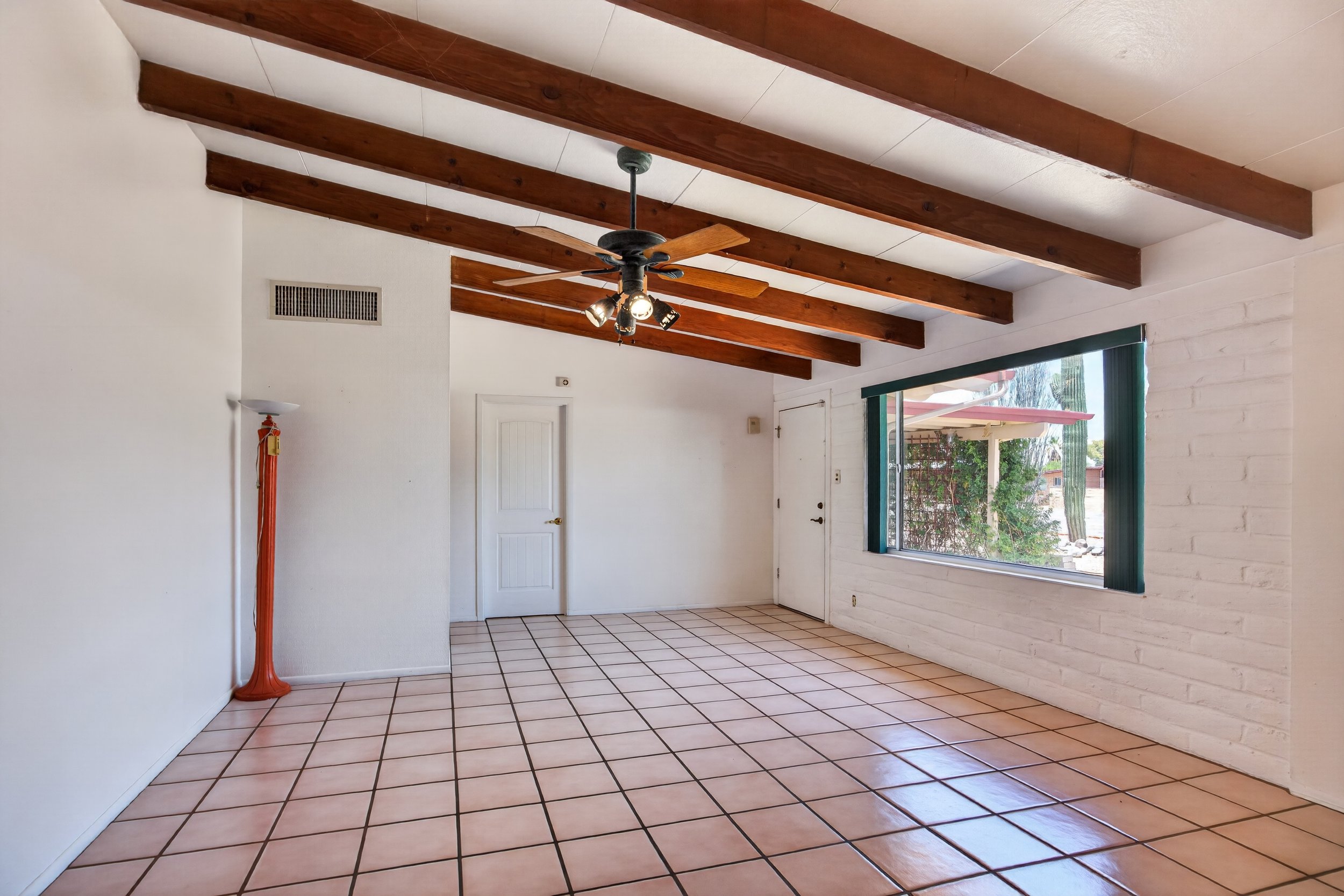 10 Living Room photo b.jpg