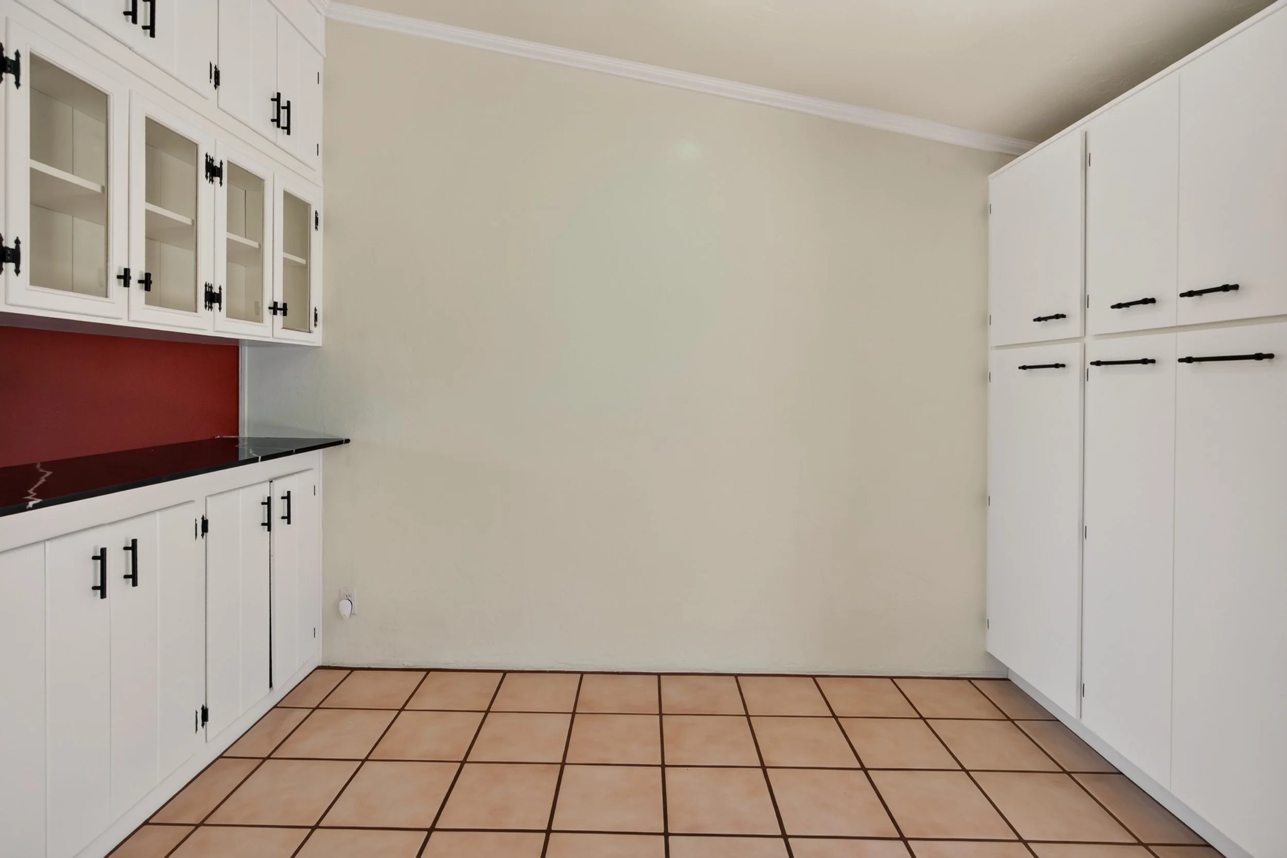 15 Kitchen photo c.jpg