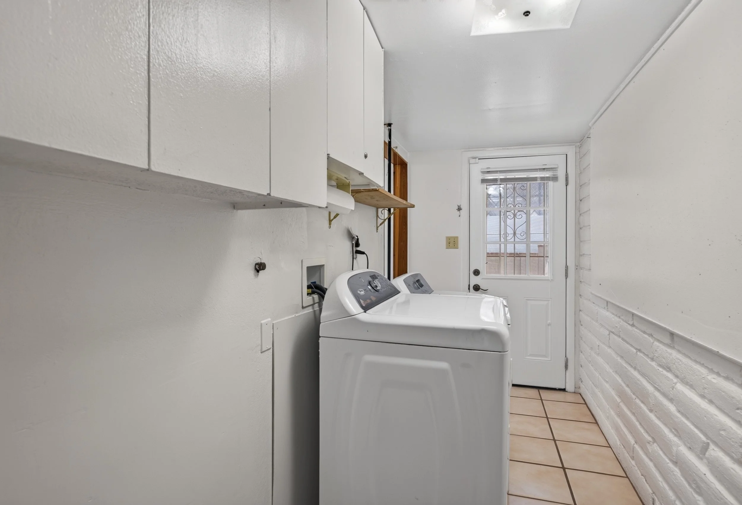 17 Laundry Room.jpg