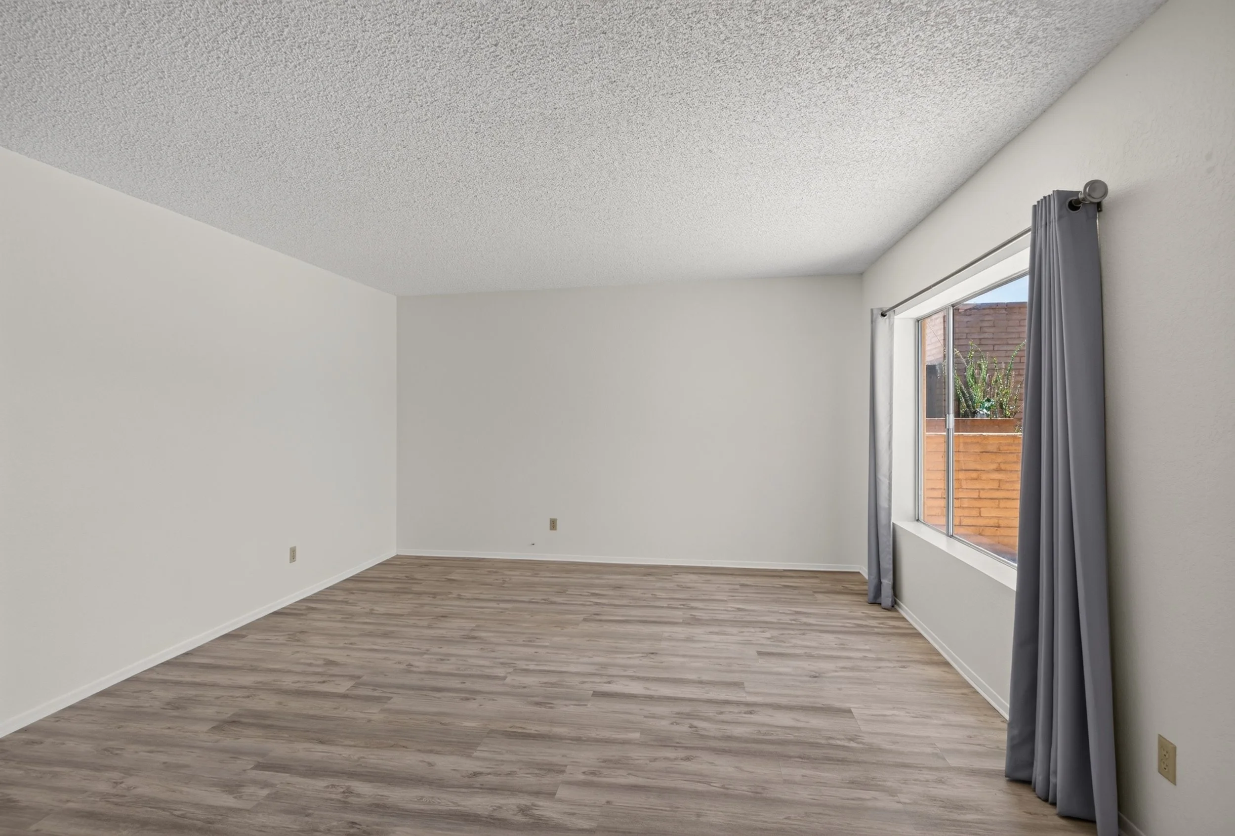 10 Living Room photo a.jpg