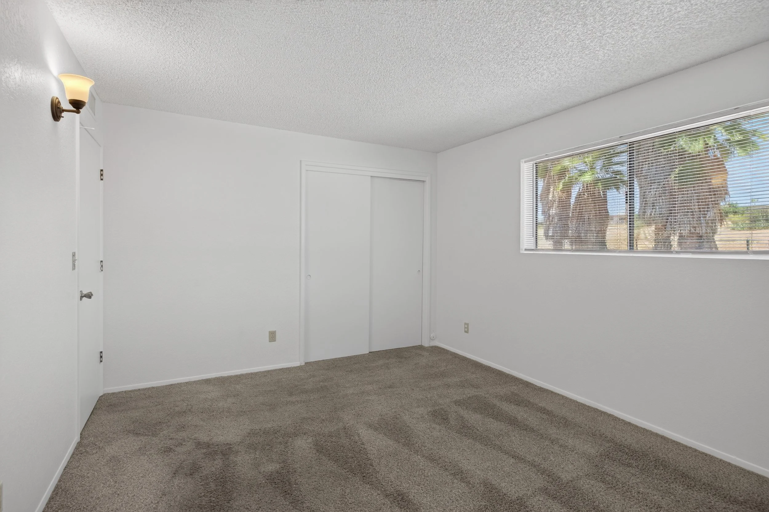 23 Bedroom 2 photo .jpg