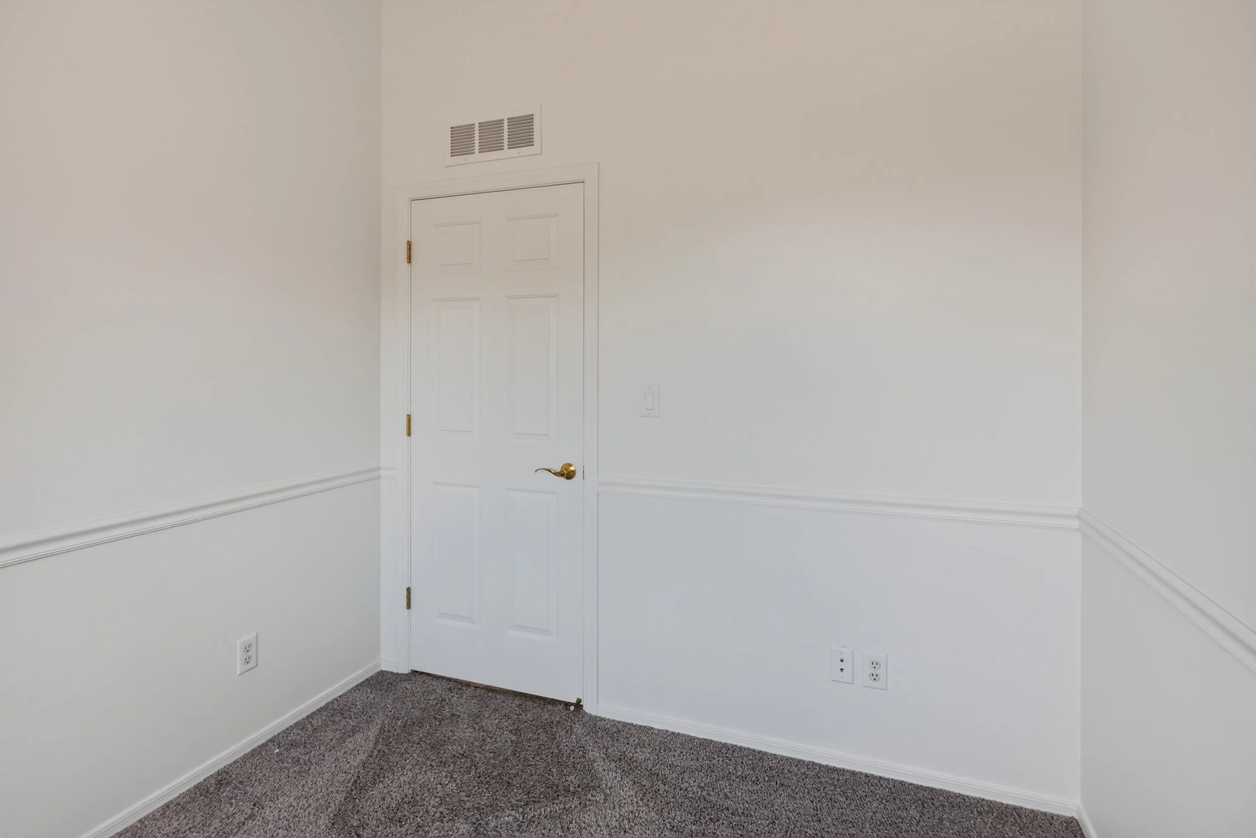 20 Bedroom 2 photo b.jpg