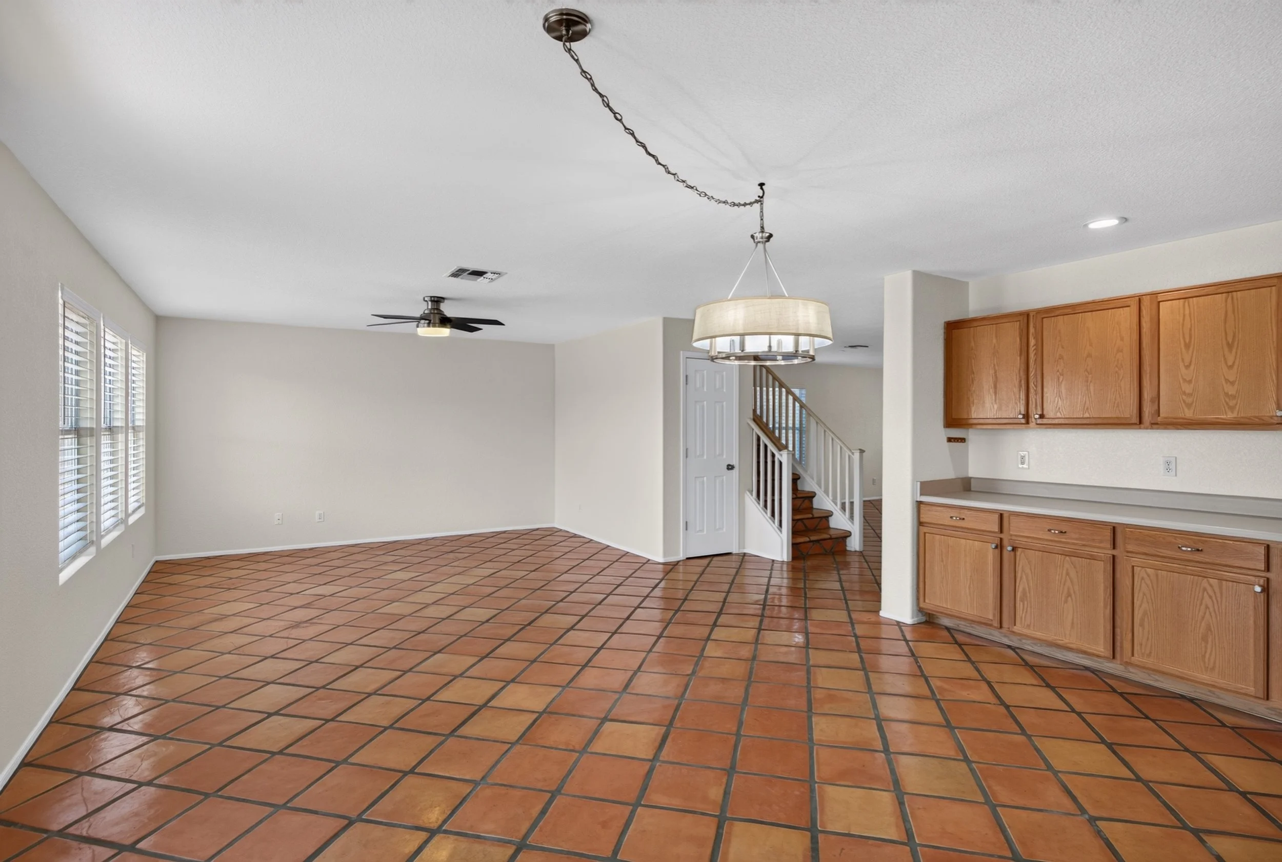 10 Family Room photo b.jpg