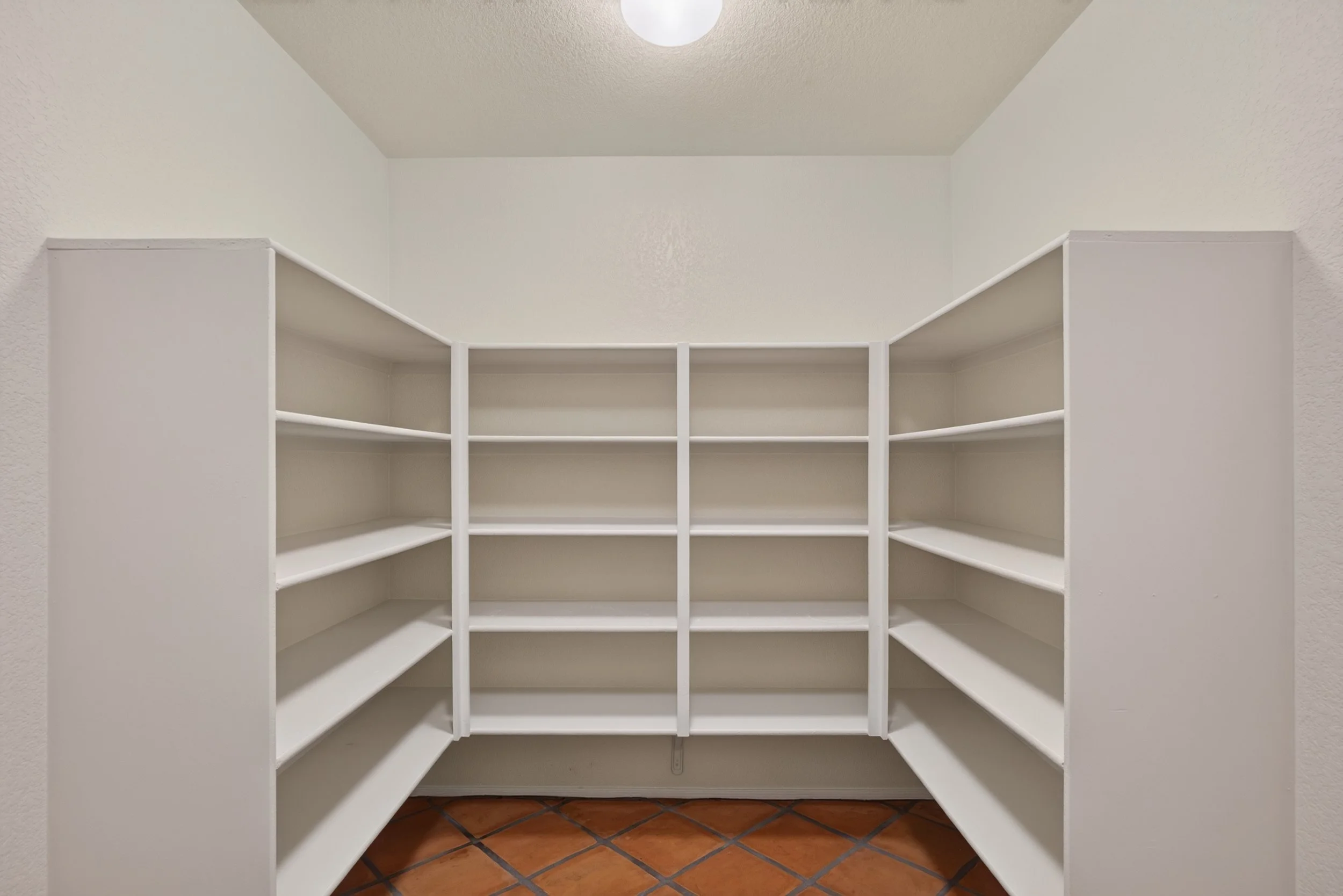 15 Laundry:Utility Room photo a.jpg