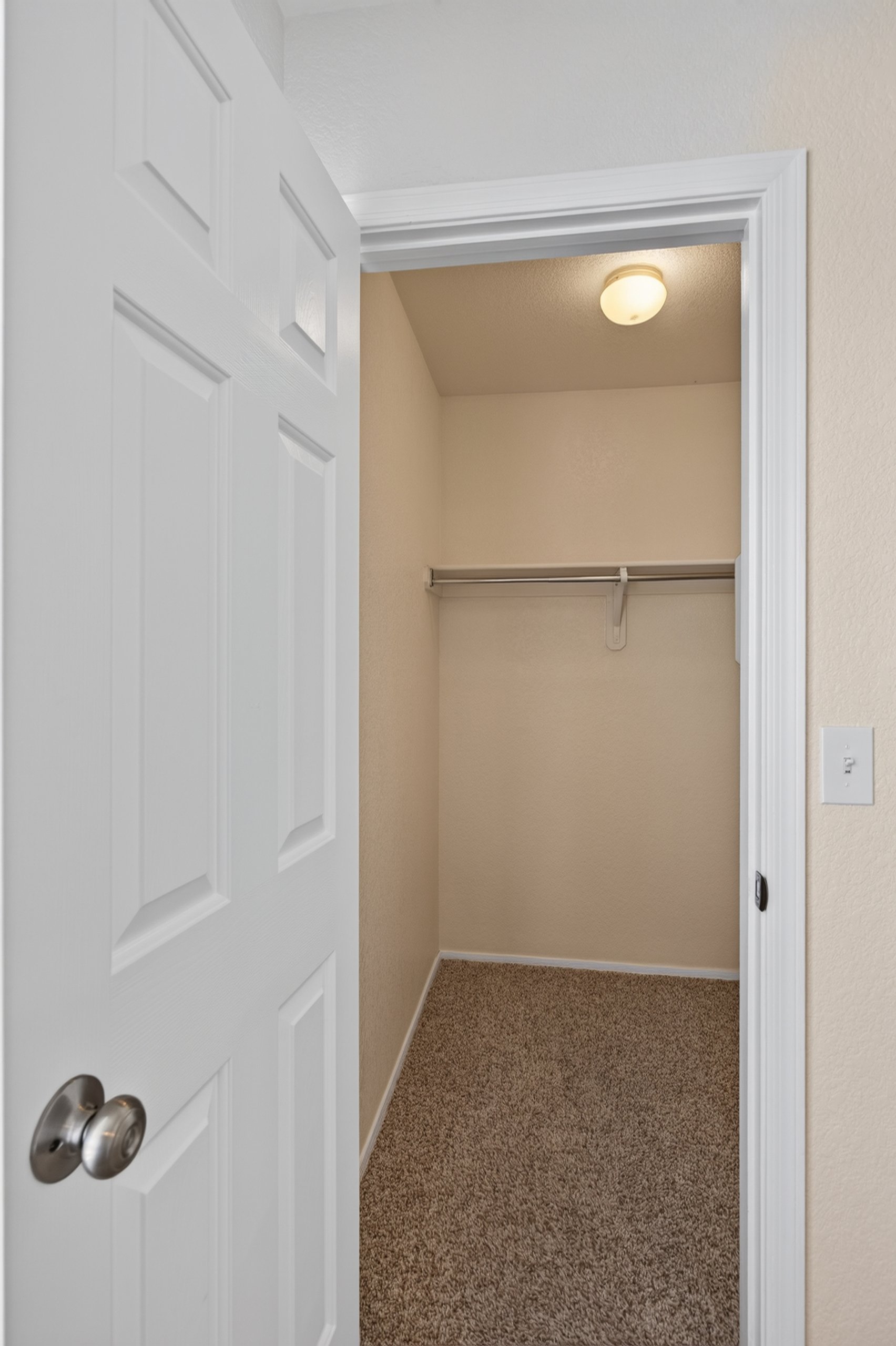 37 Bedroom 3 photo c.jpg