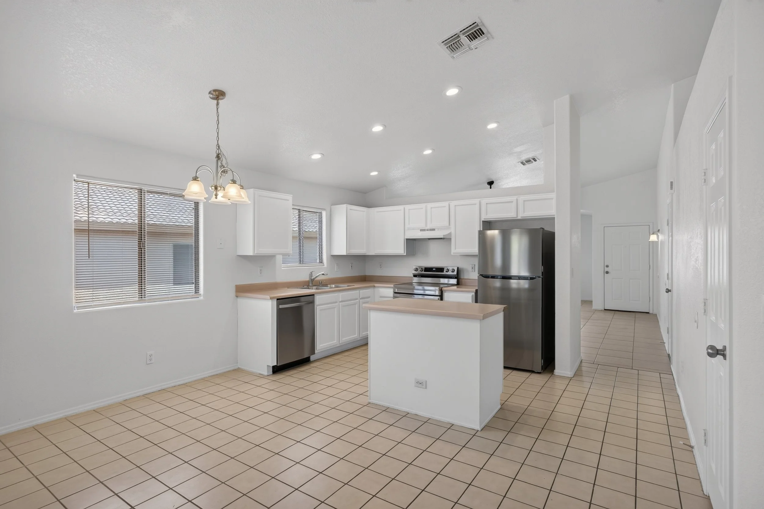 13 Kitchen photo d.jpg