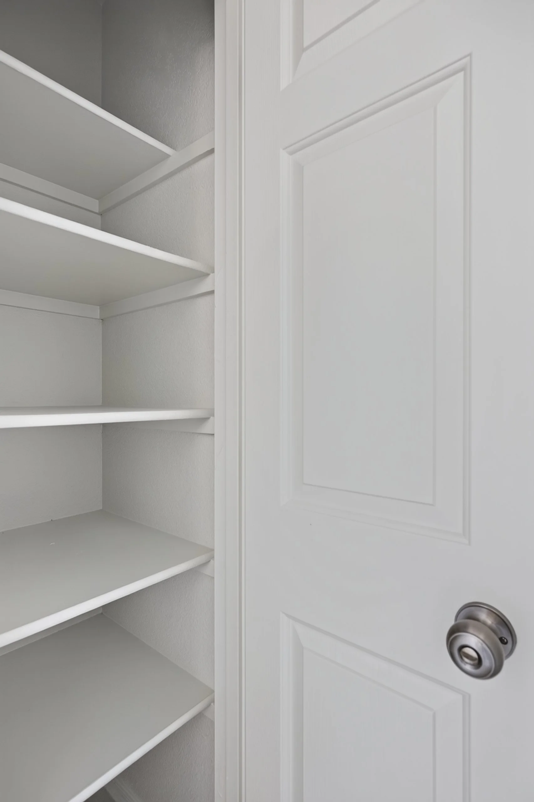 25 Linen Closet.jpg