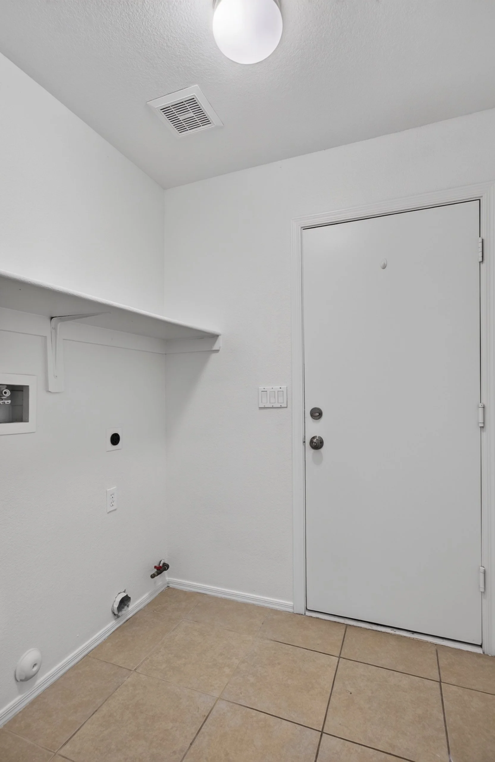 30 Laundry Room.jpg