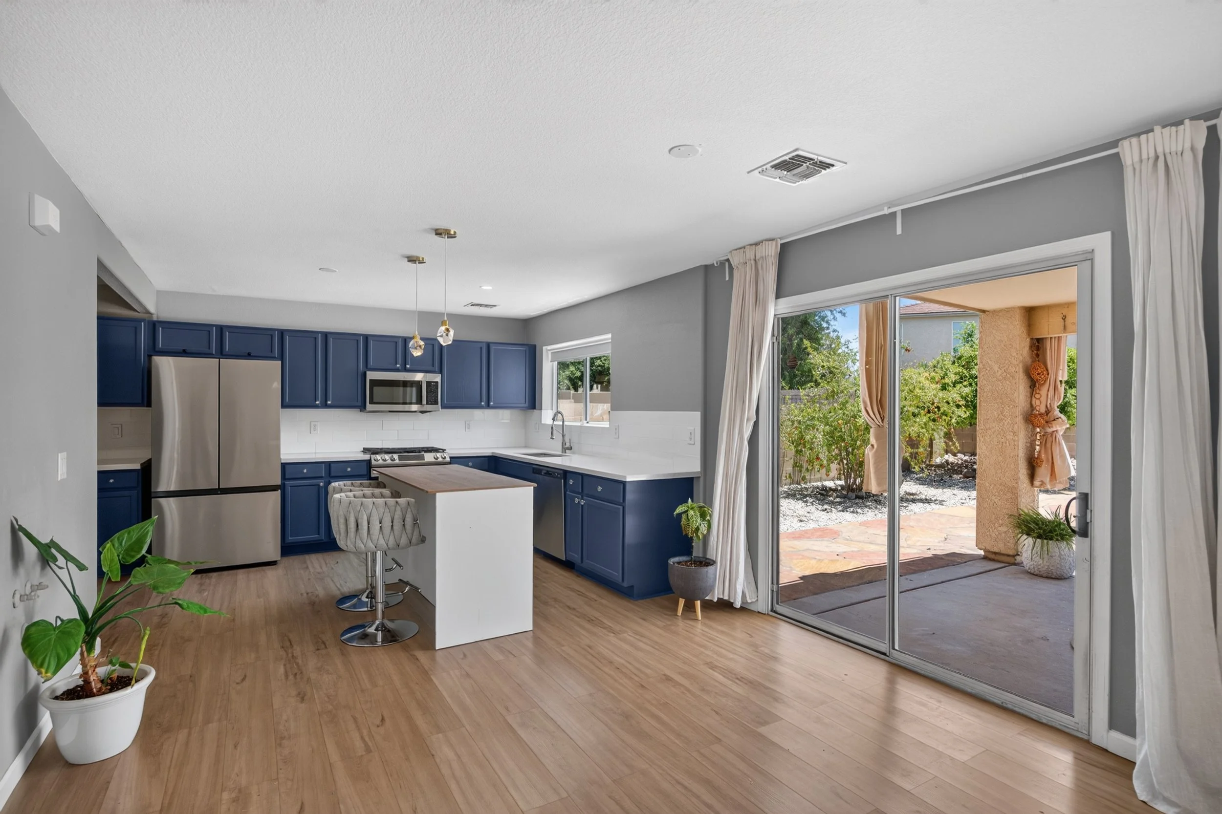 16 Kitchen photo a.jpg