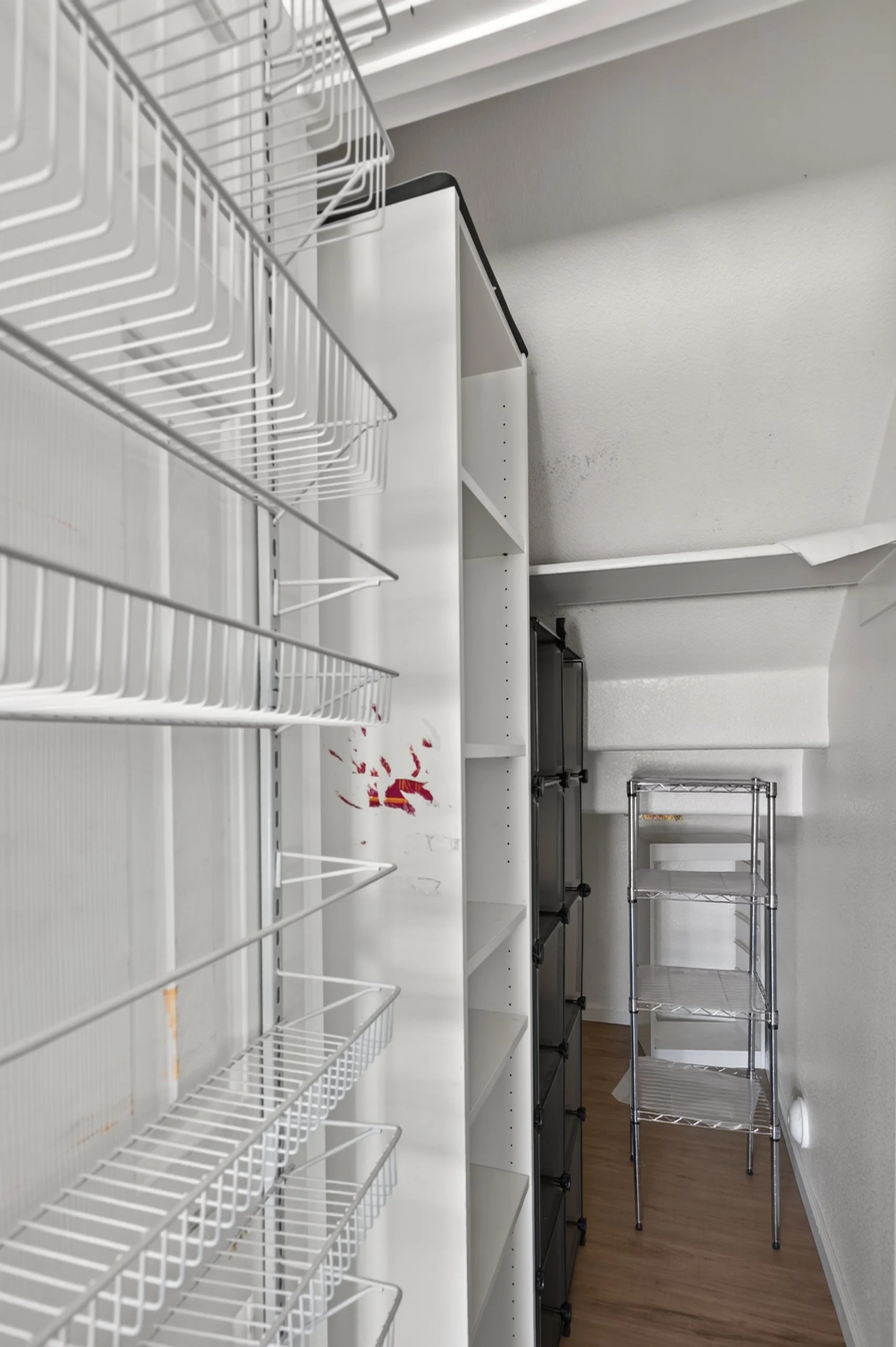 18 Pantry.jpg
