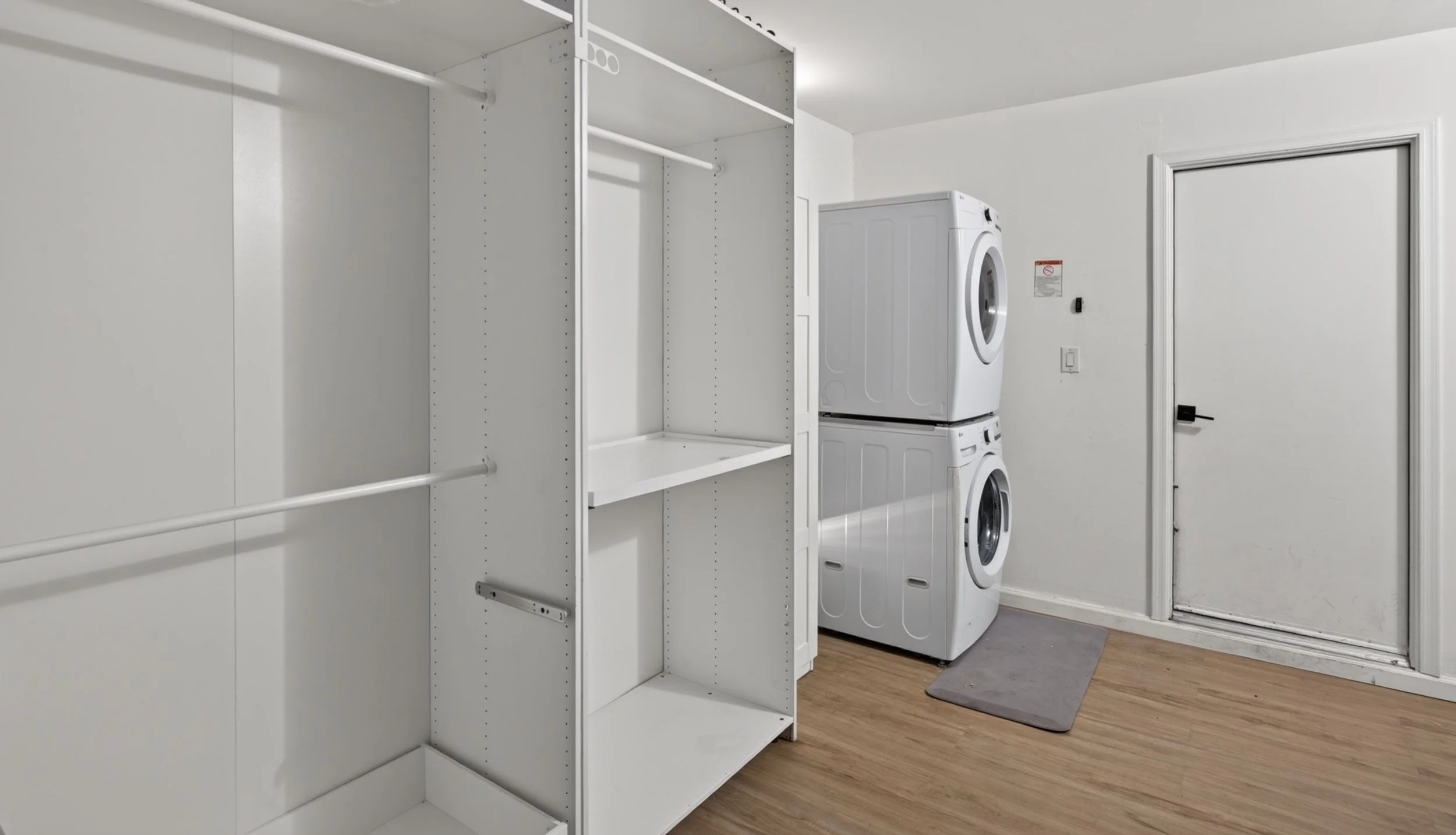 25 Laundry:Storage.jpg