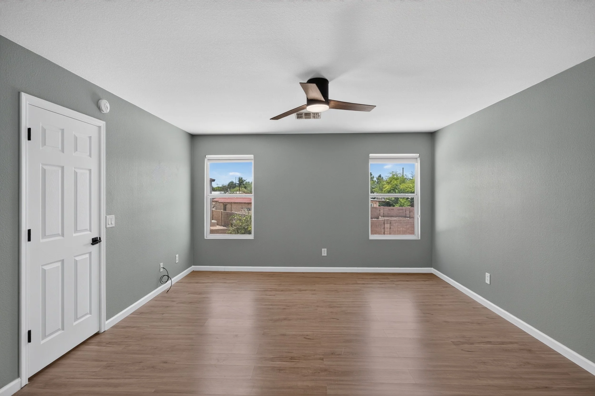 32 Main Bedroom photo a.jpg