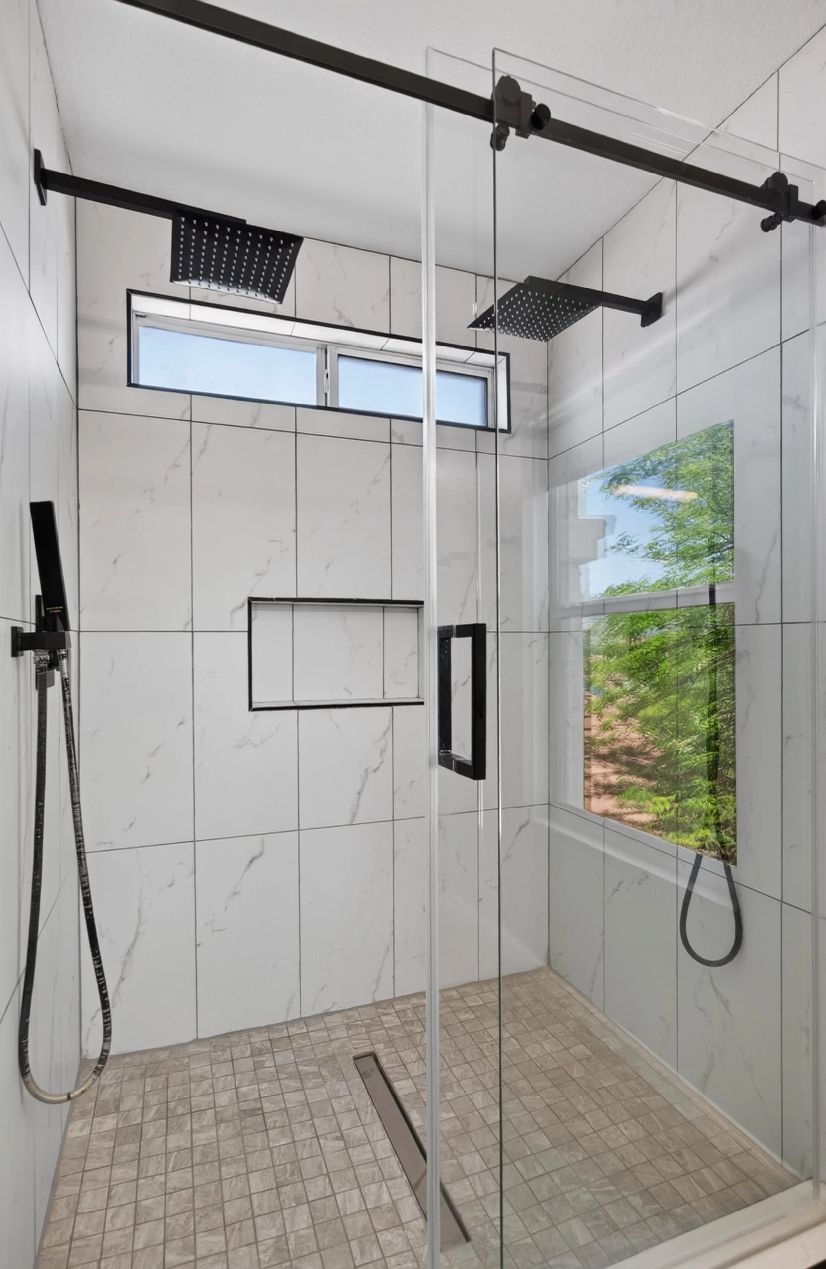 36 Main Bathroom photo b.jpg