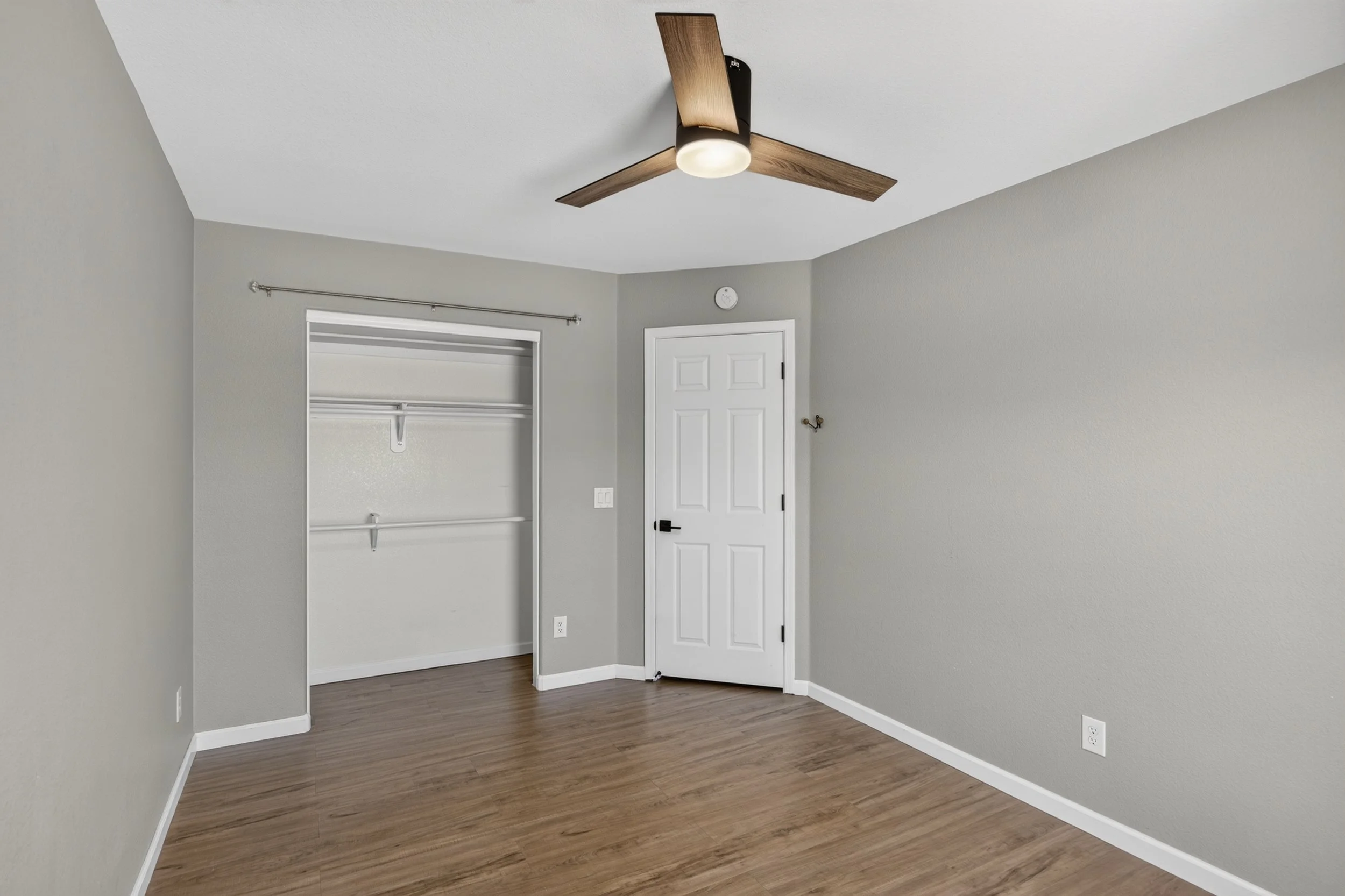 41 Bedroom 2 photo b.jpg