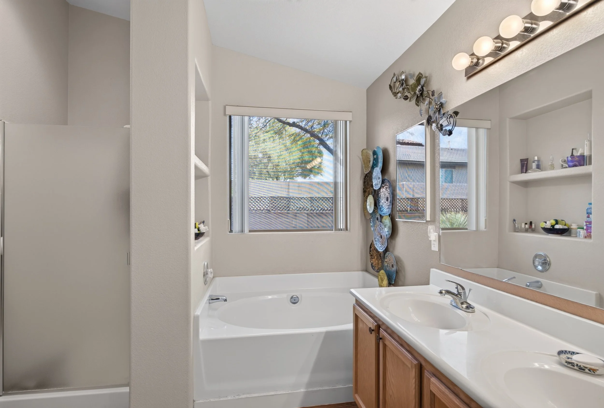 30 Main Bathroom photo b.jpg