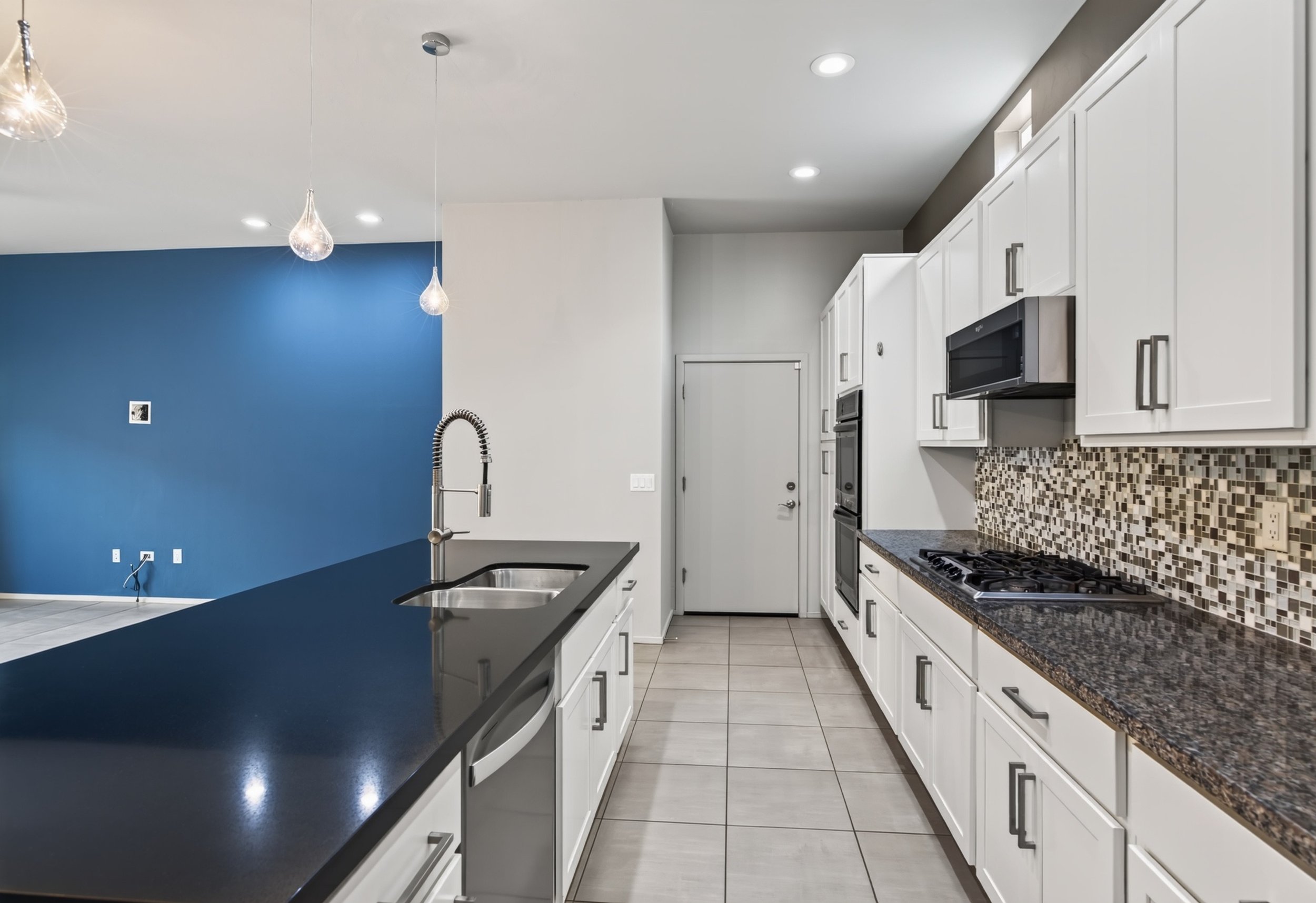 14 Kitchen photo c.jpg