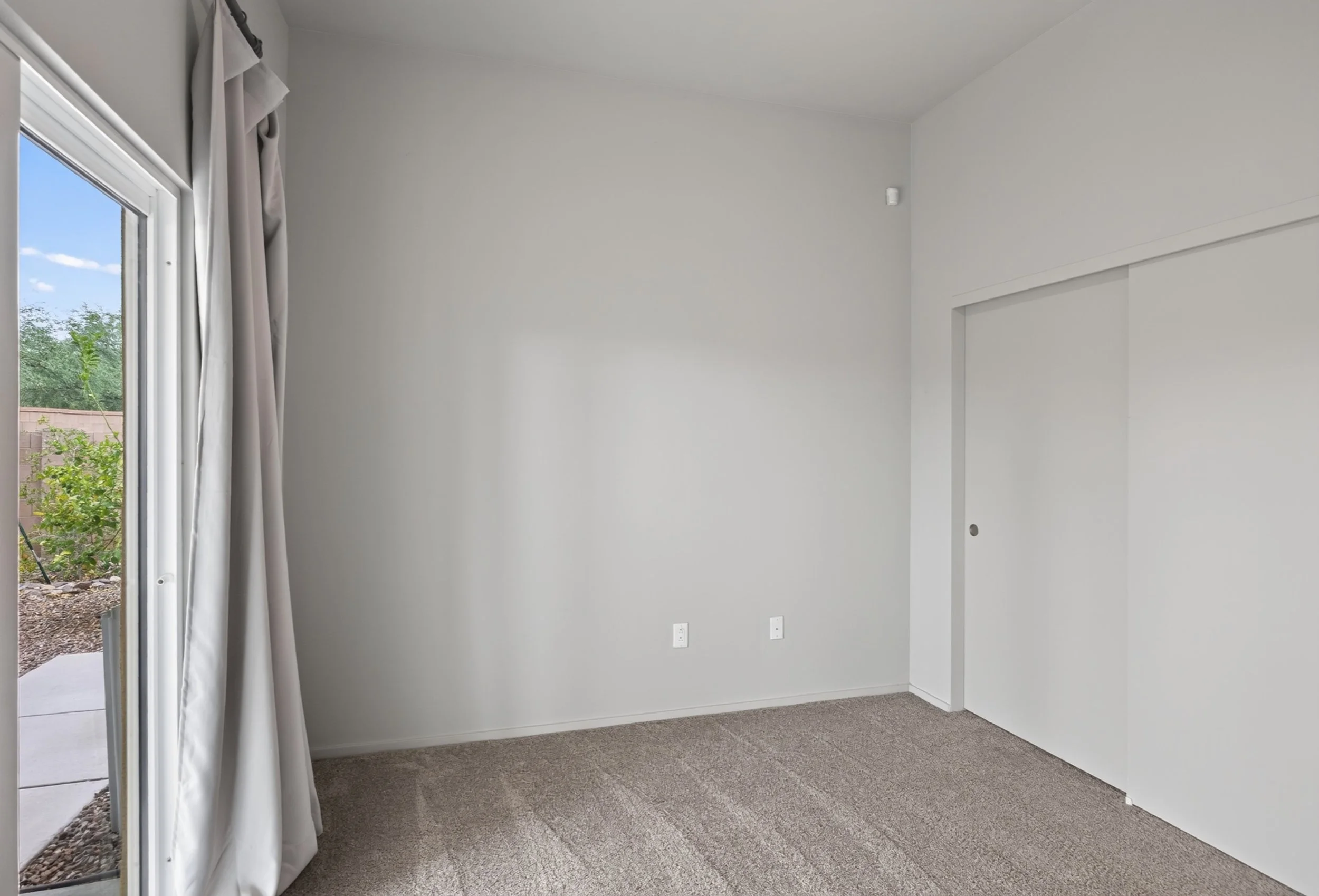 22 Bedroom photo b.jpg