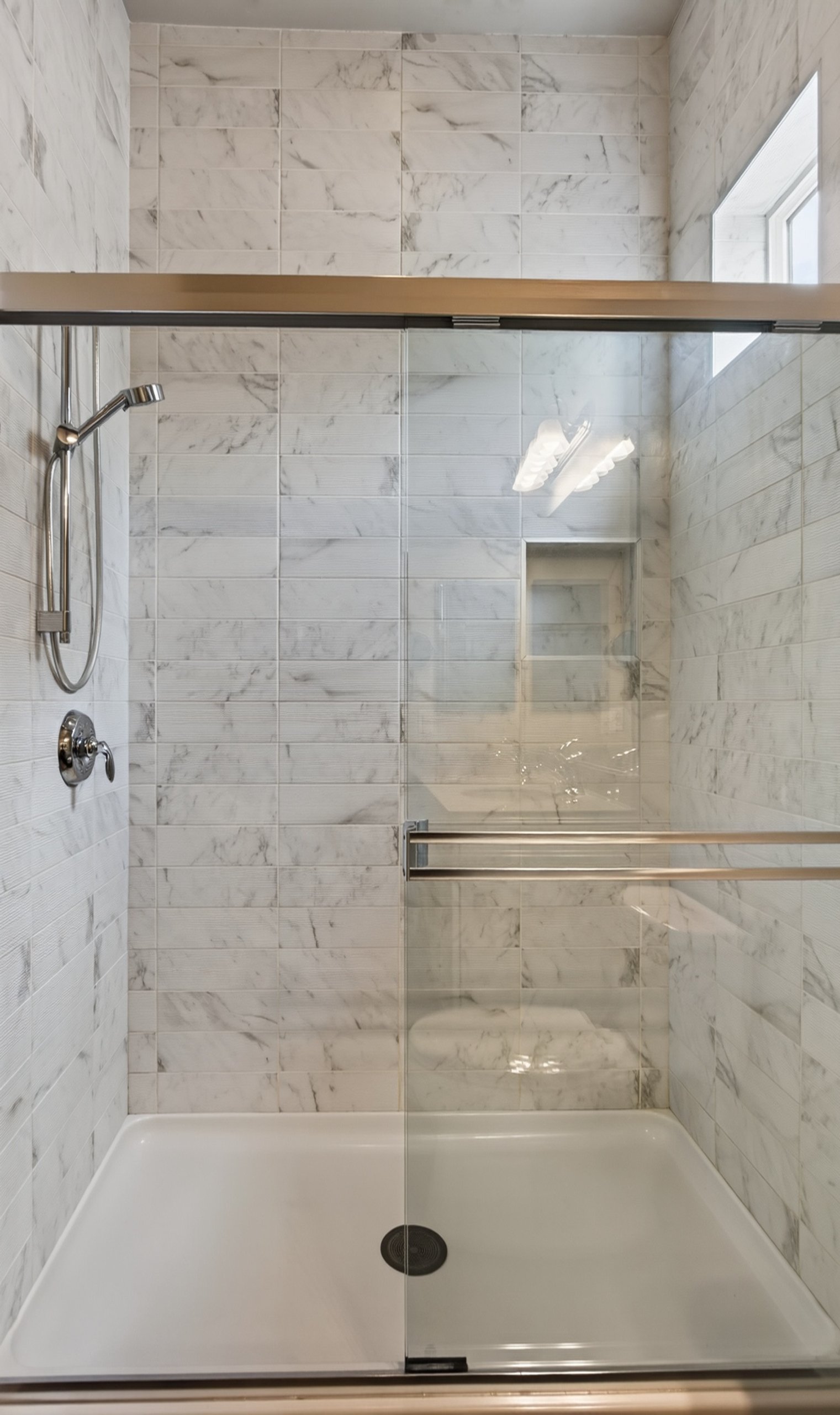 27 Main Bathroom photo b.jpg