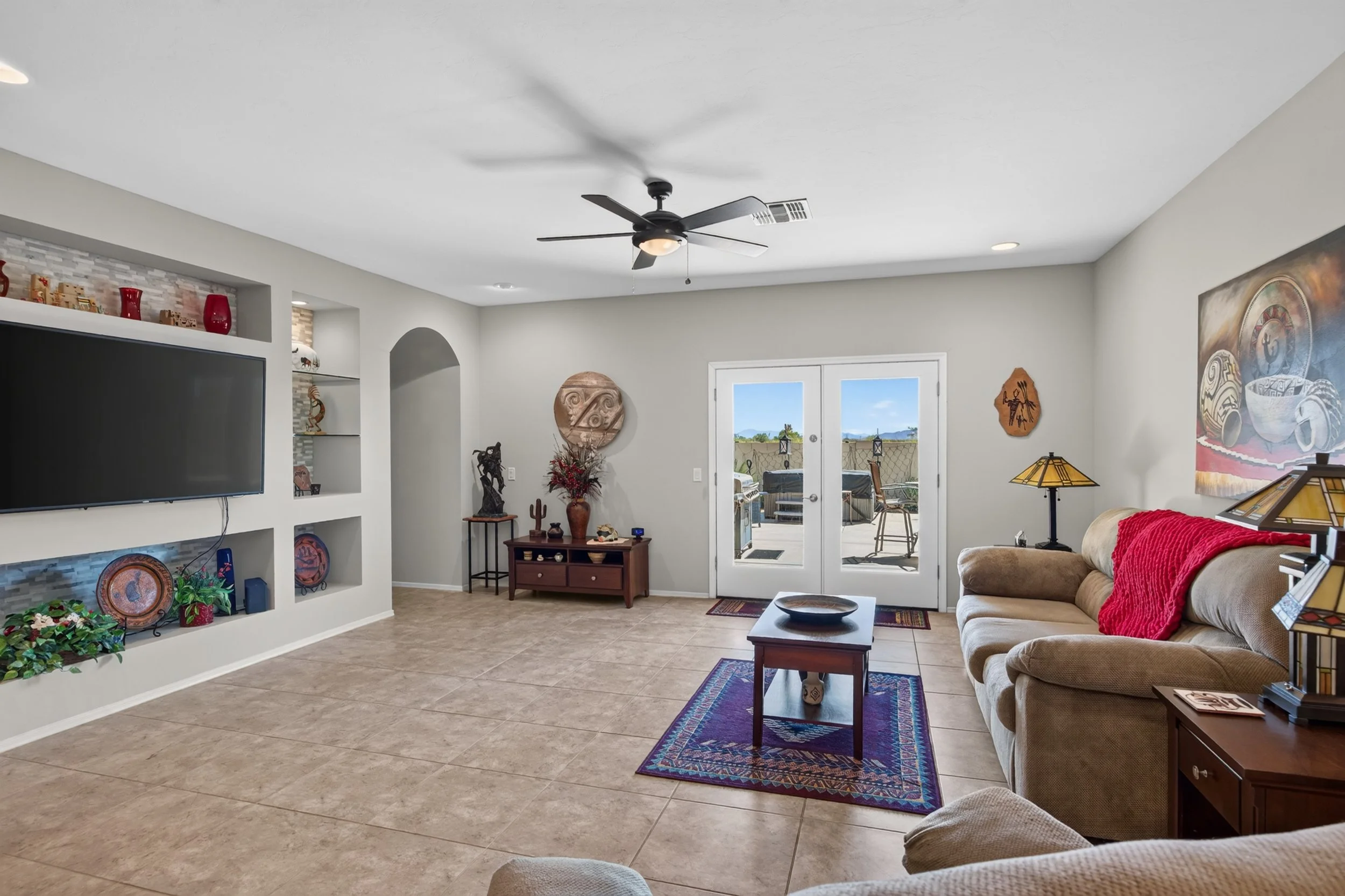 14 Family Room photo a.jpg