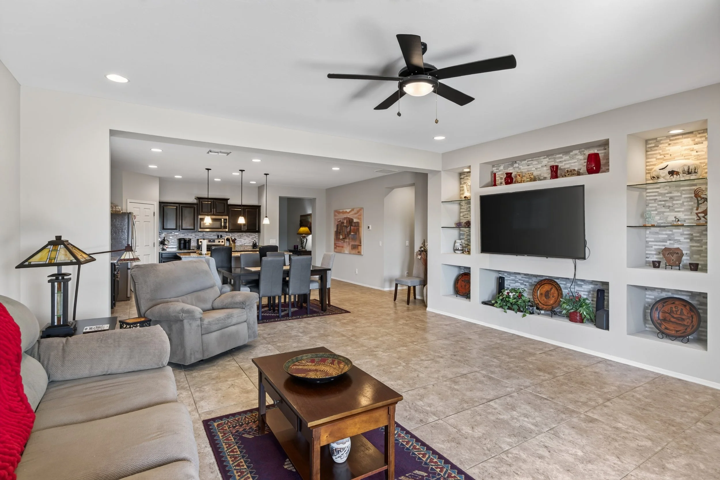 15 Family Room photo b.jpg
