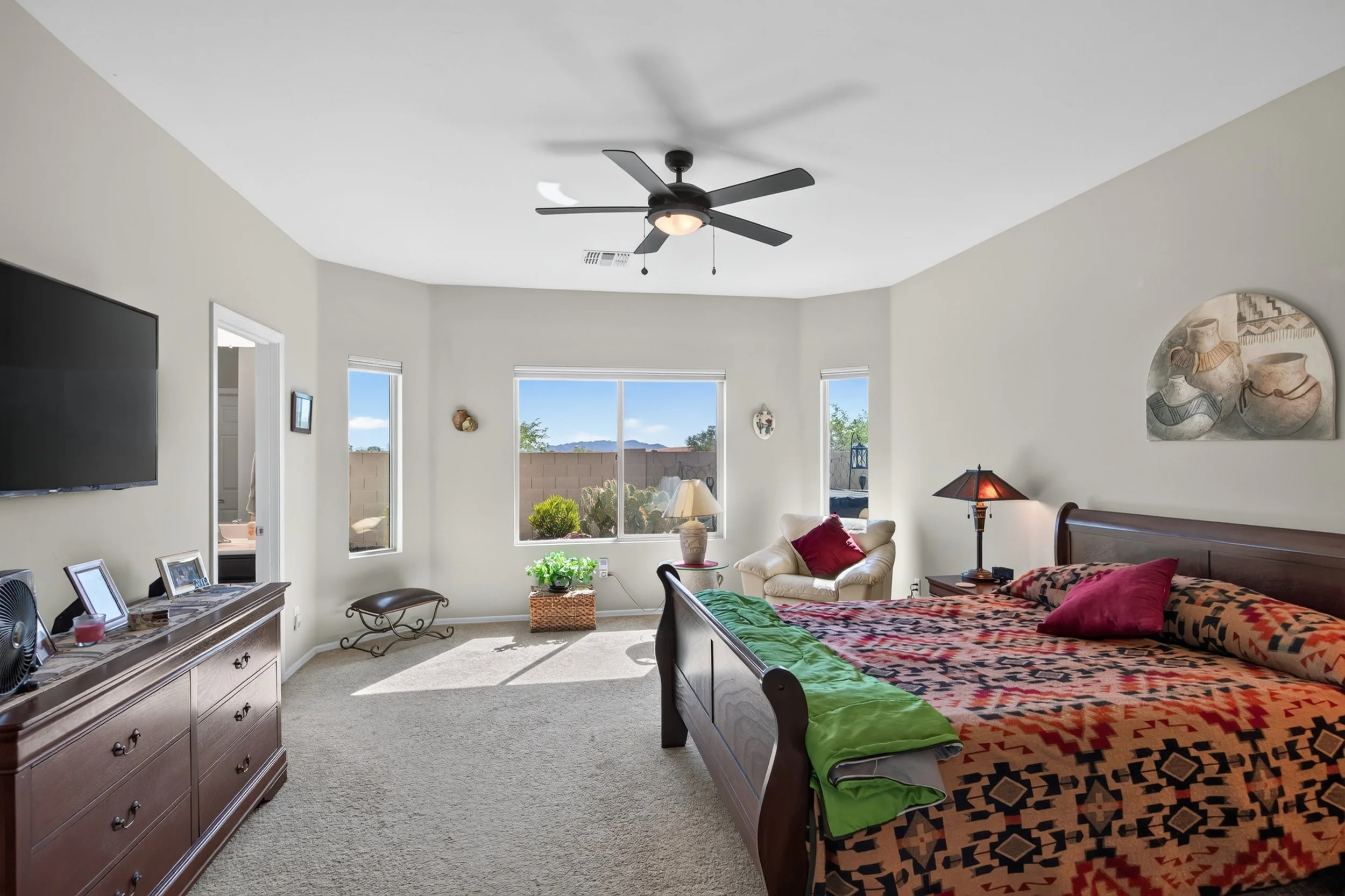 17 Main Bedroom photo a.jpg