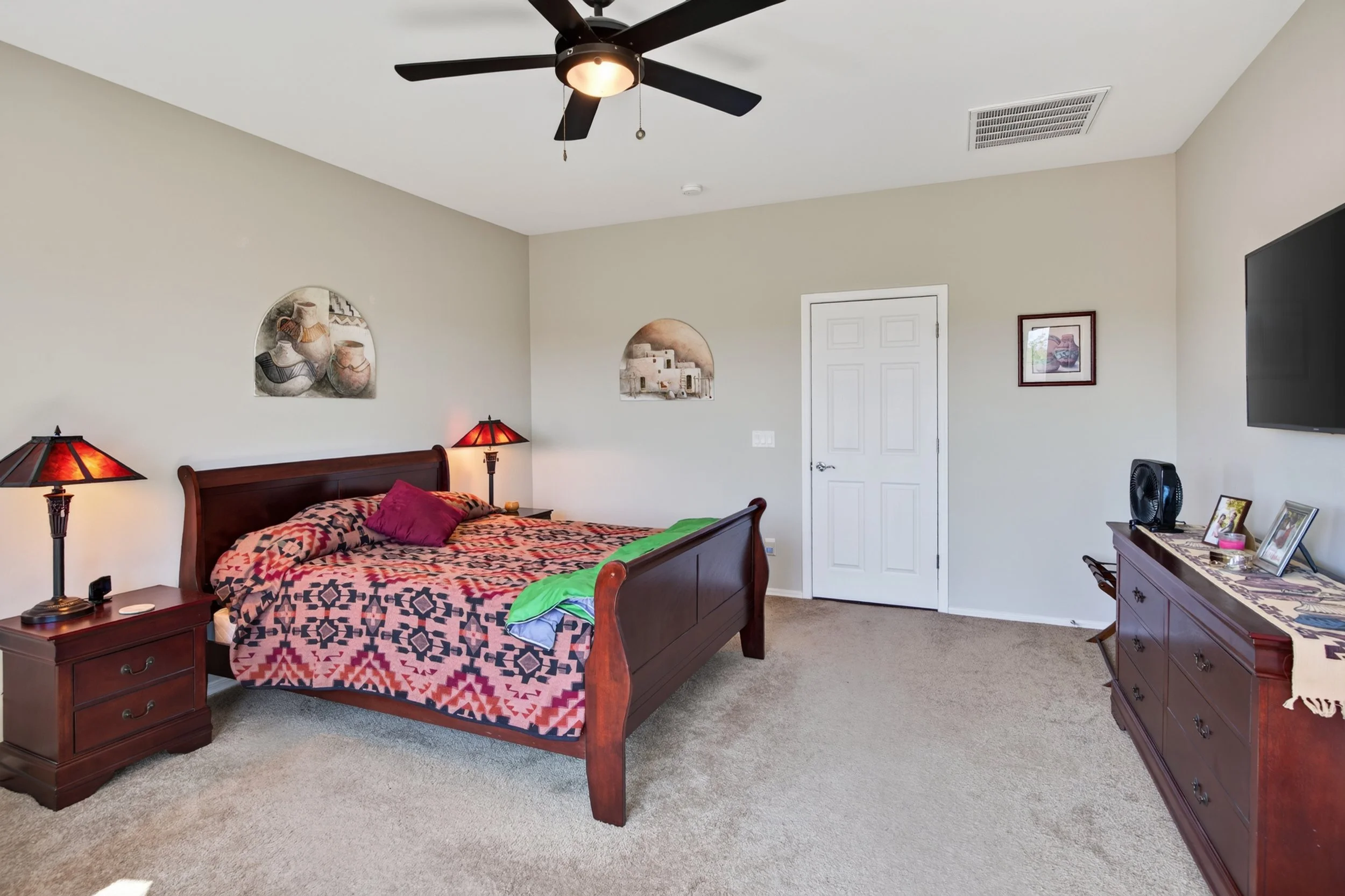 18 Main Bedroom photo b.jpg