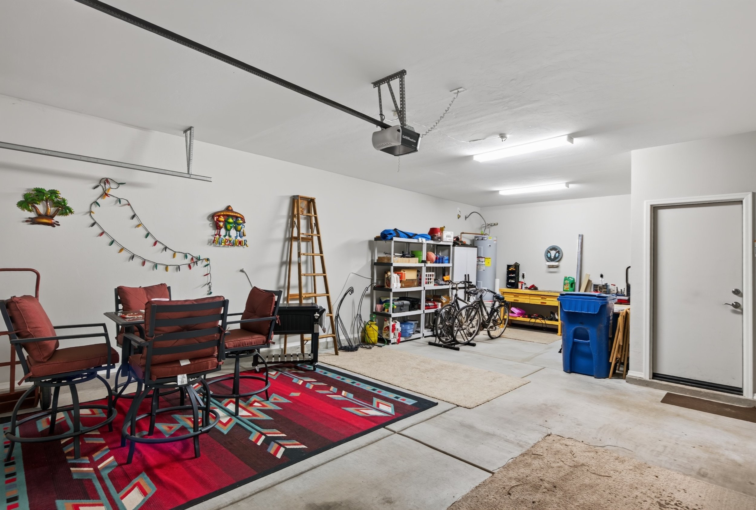 29 Garage.jpg