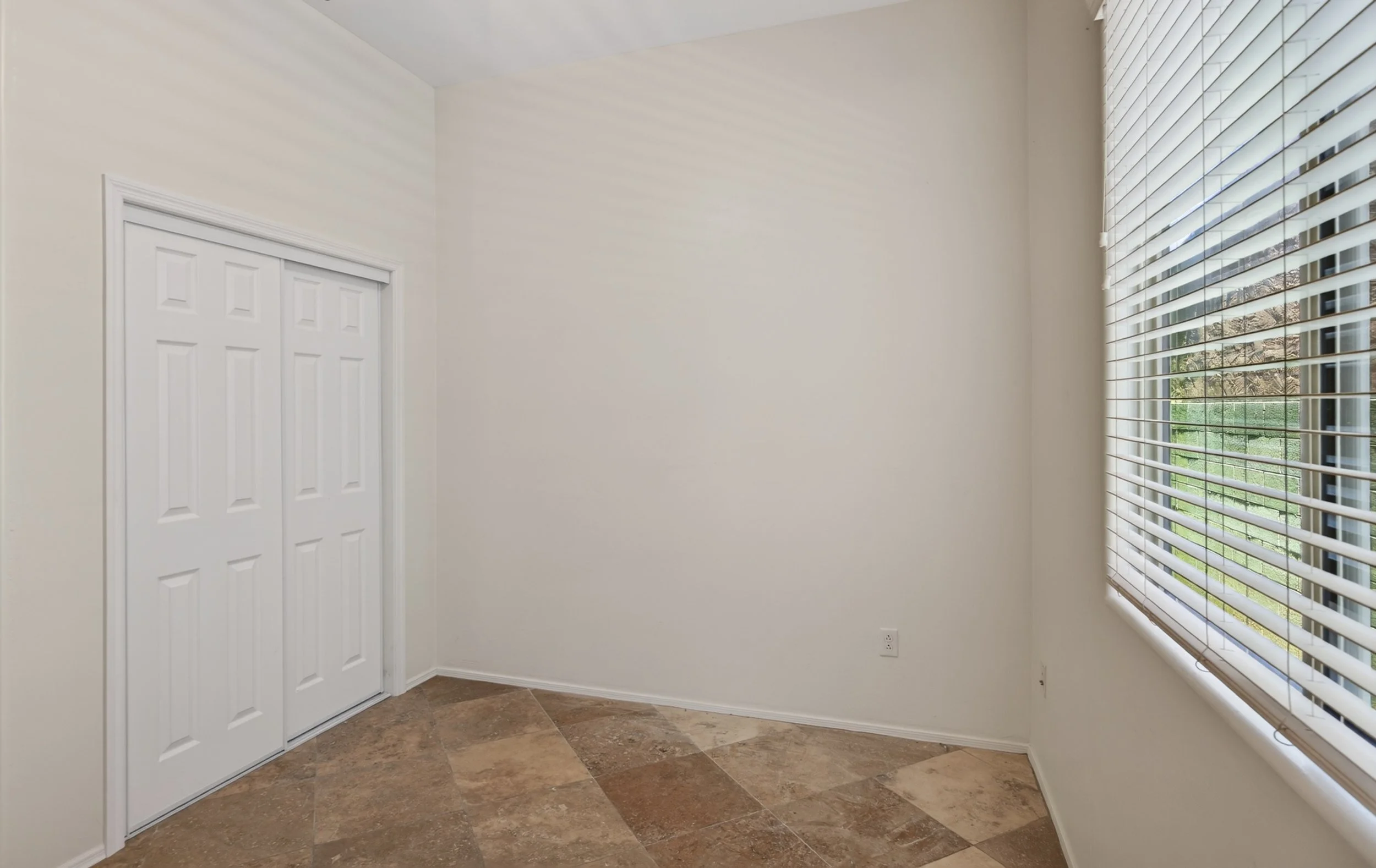 13 Bedroom 1 photo b.jpg
