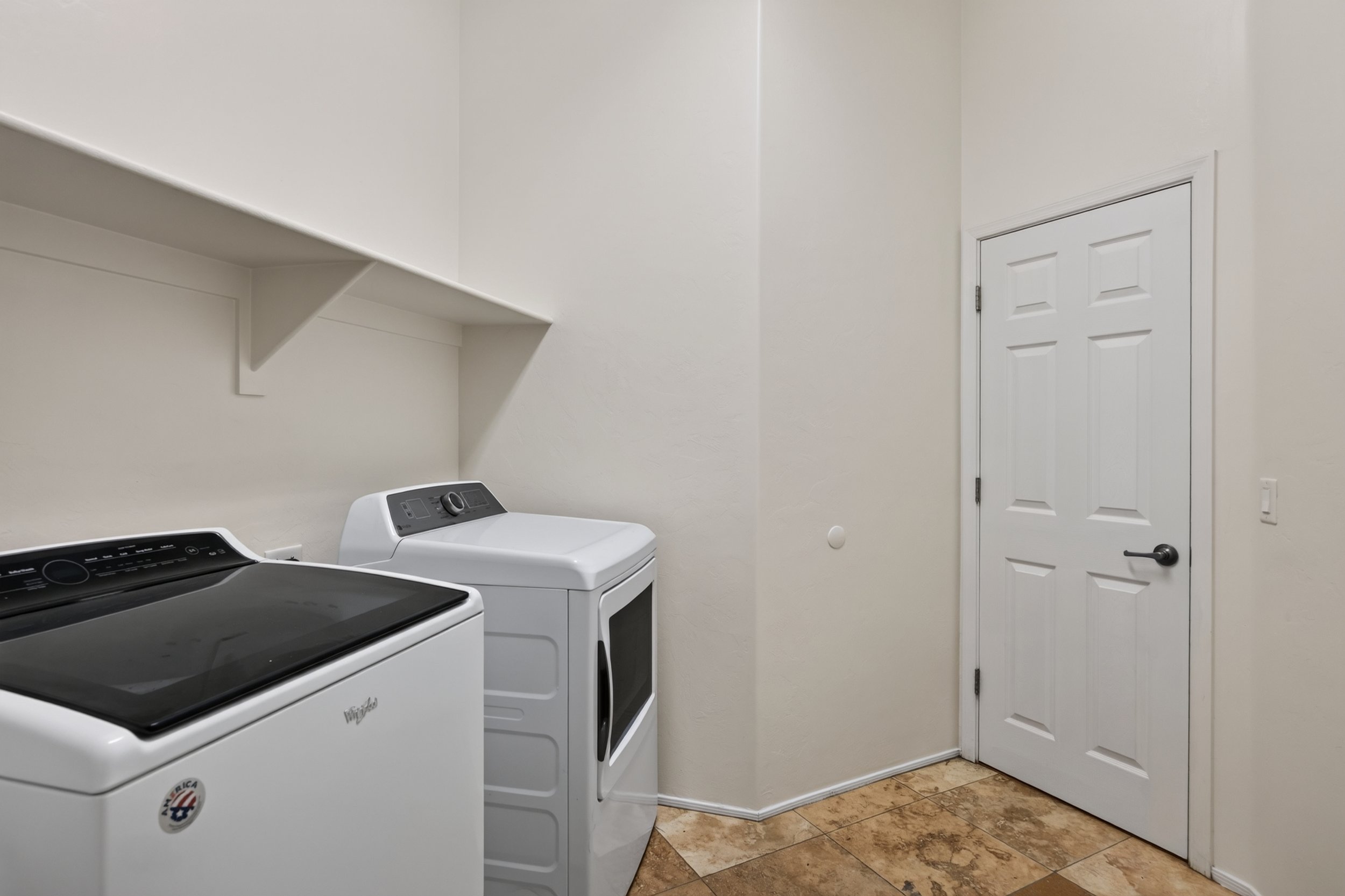 14 Laundry Room.jpg