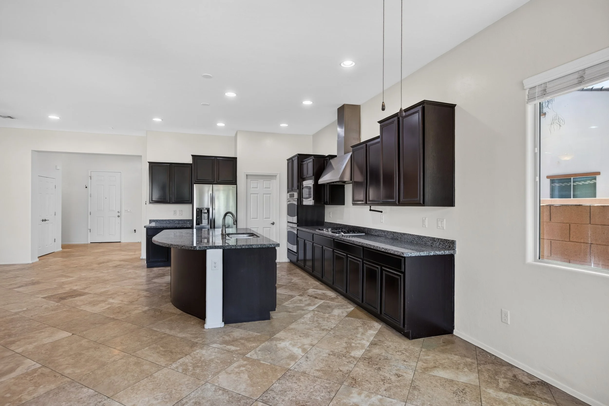 18 Kitchen photo b.jpg