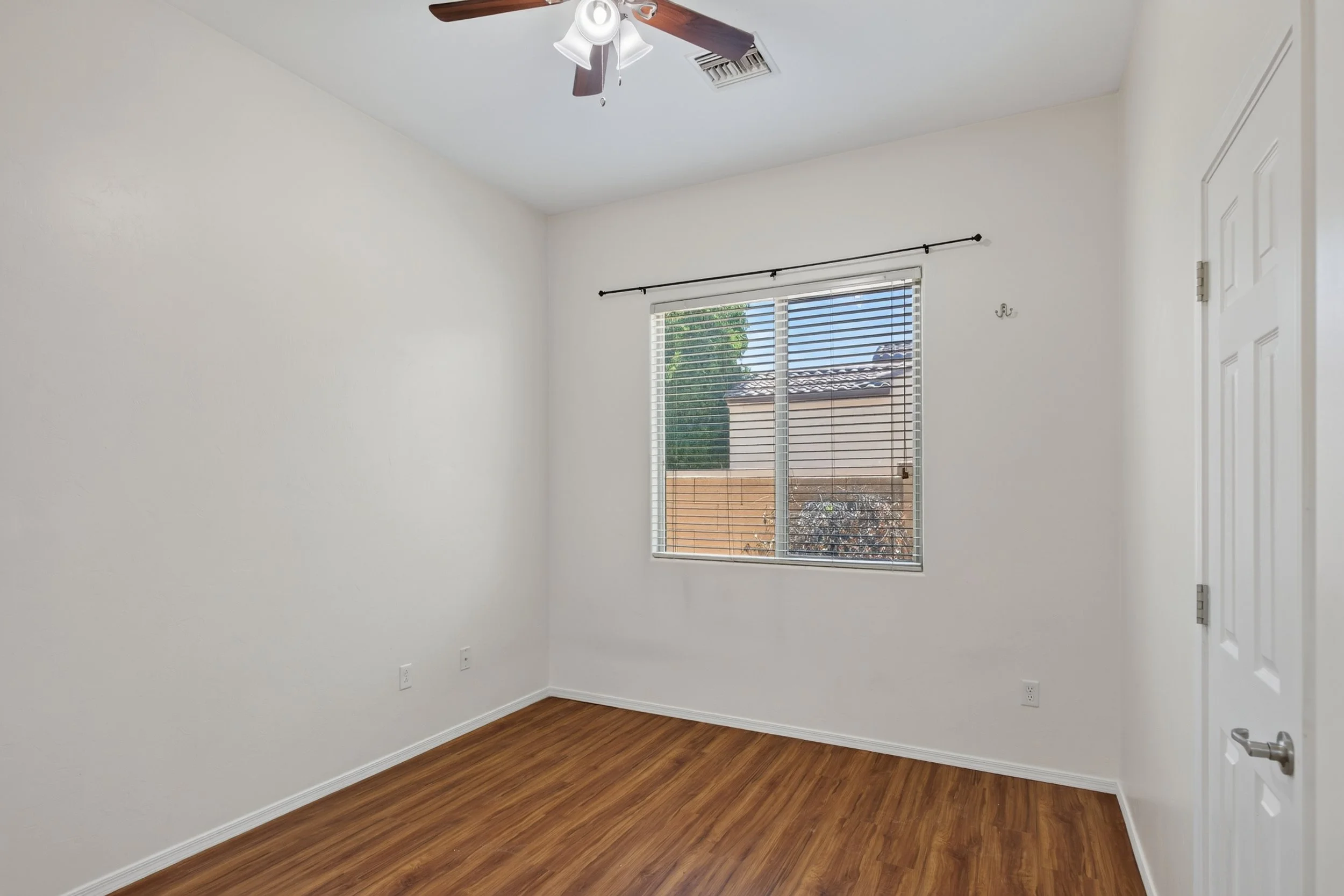 31 Bedroom 3 photo a.jpg