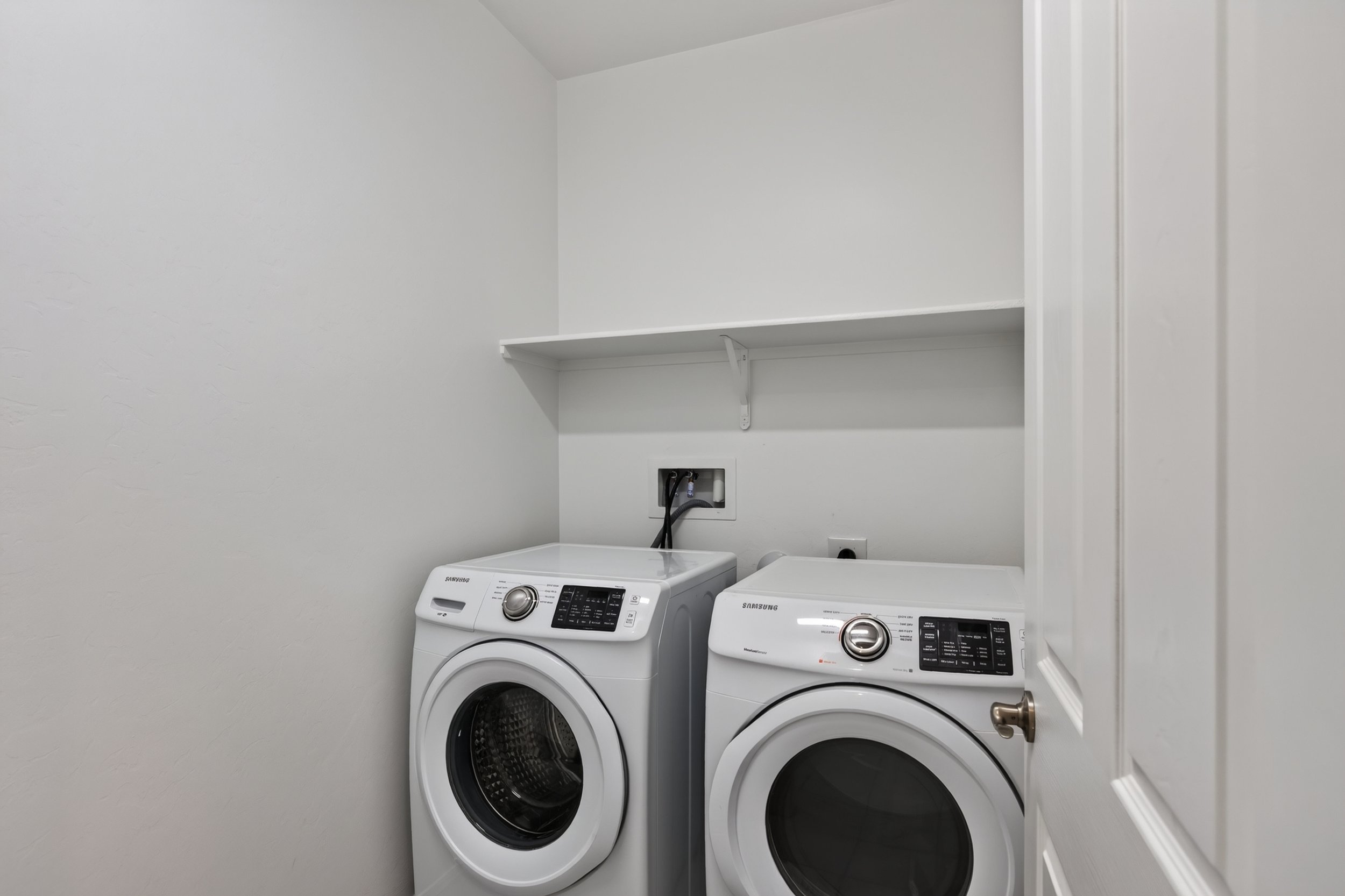 14 Laundry Room.jpg