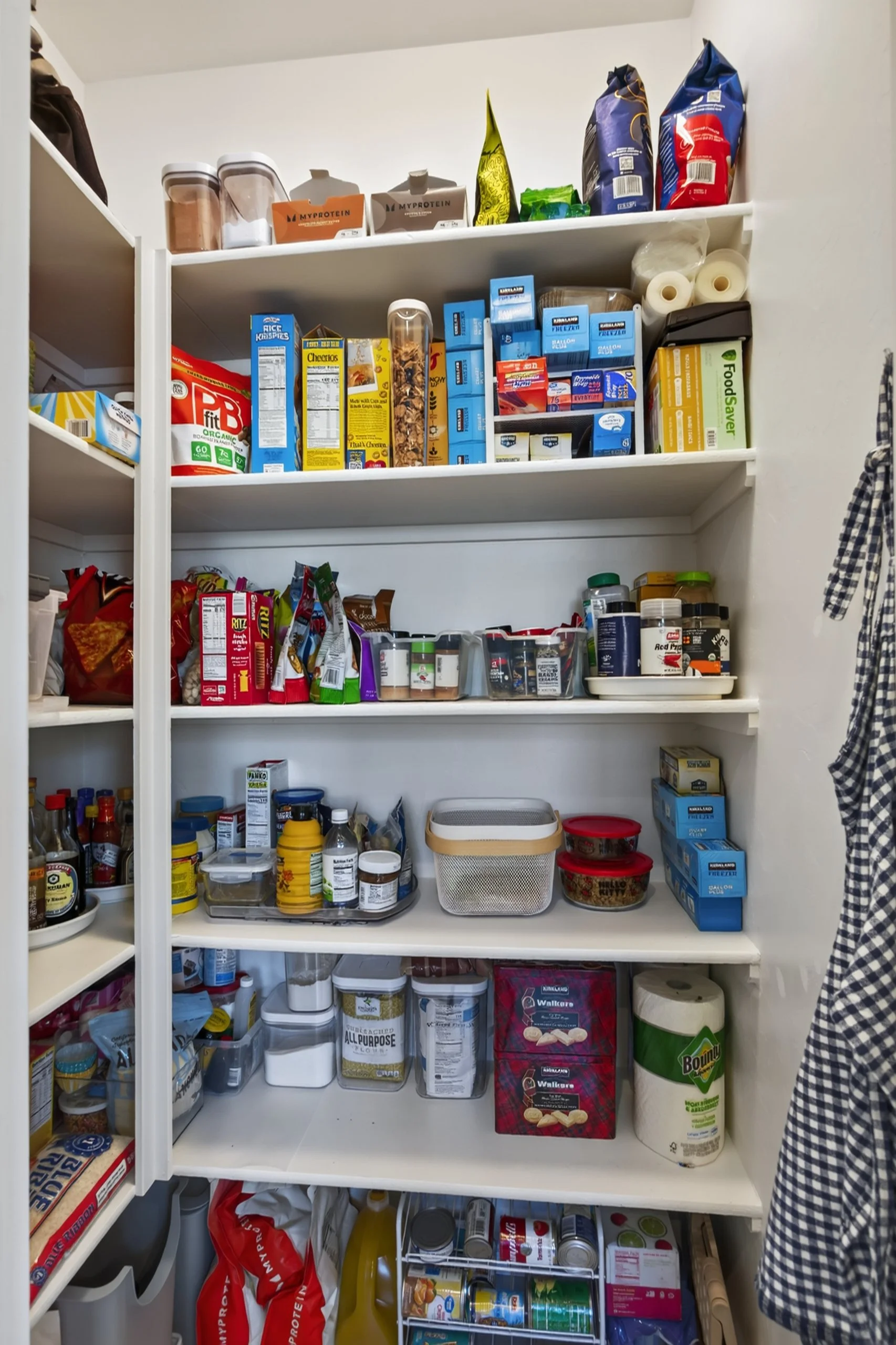 18 Pantry.jpg